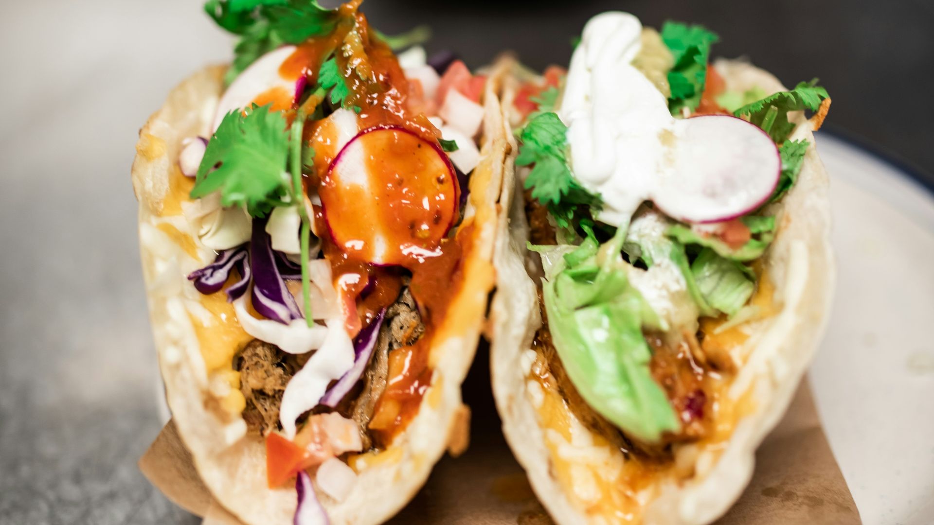 sandwich with tomato and lettuce