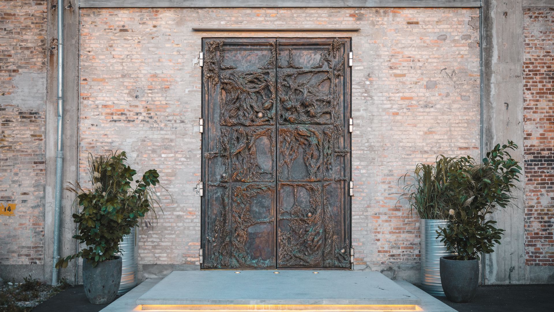 File:AlchemistAV4A4003 (48826061293).jpg