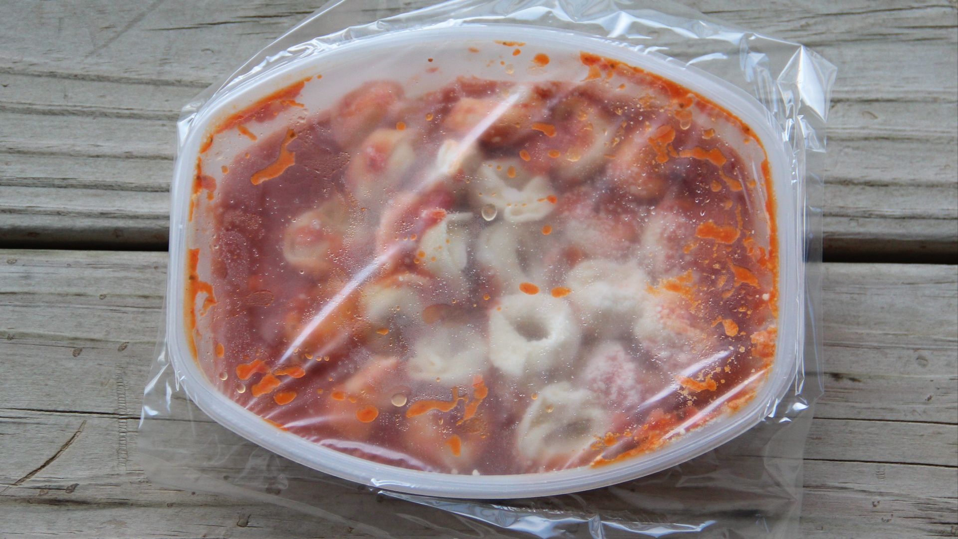 File:Lean Cuisine Tortellini frozen, June 2018.jpg