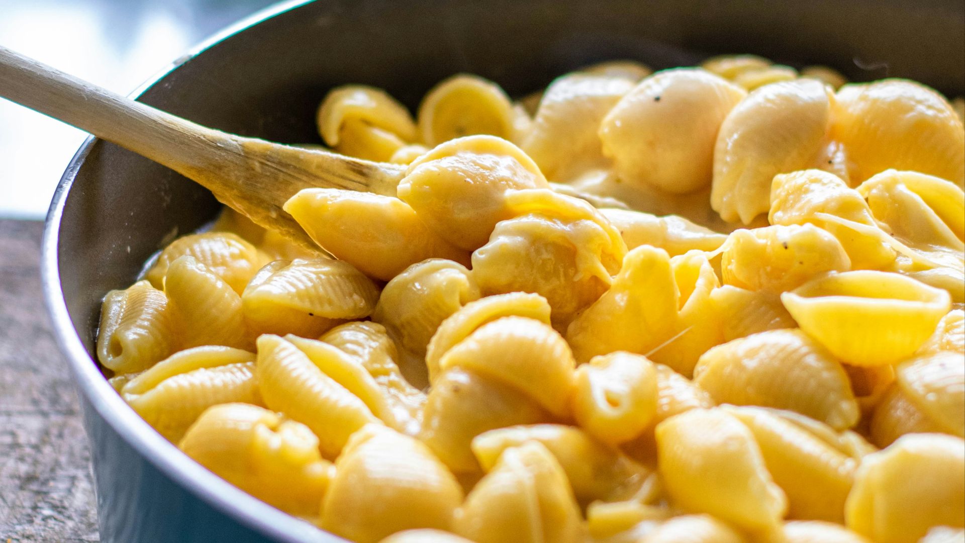 a bowl of macaroni and cheese