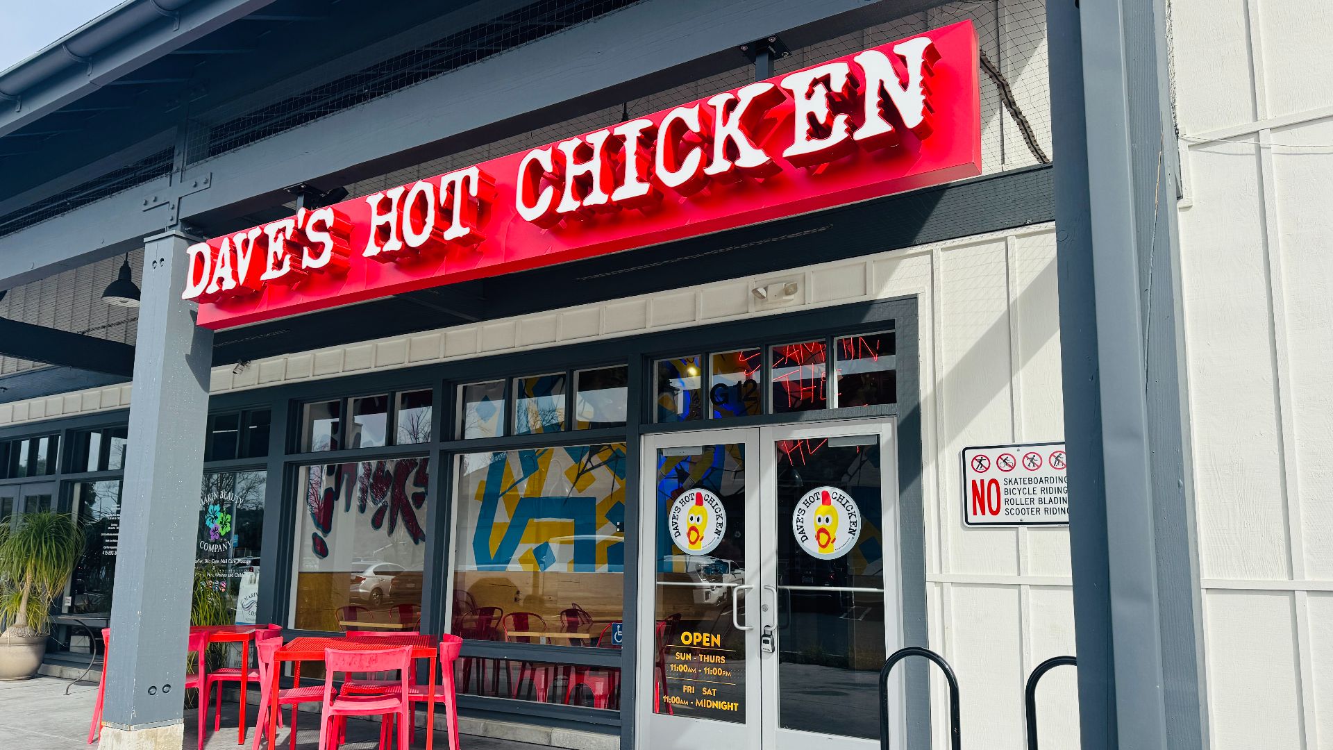 File:Dave's Hot Chicken - February 2025 - Sarah Stierch 03.jpg