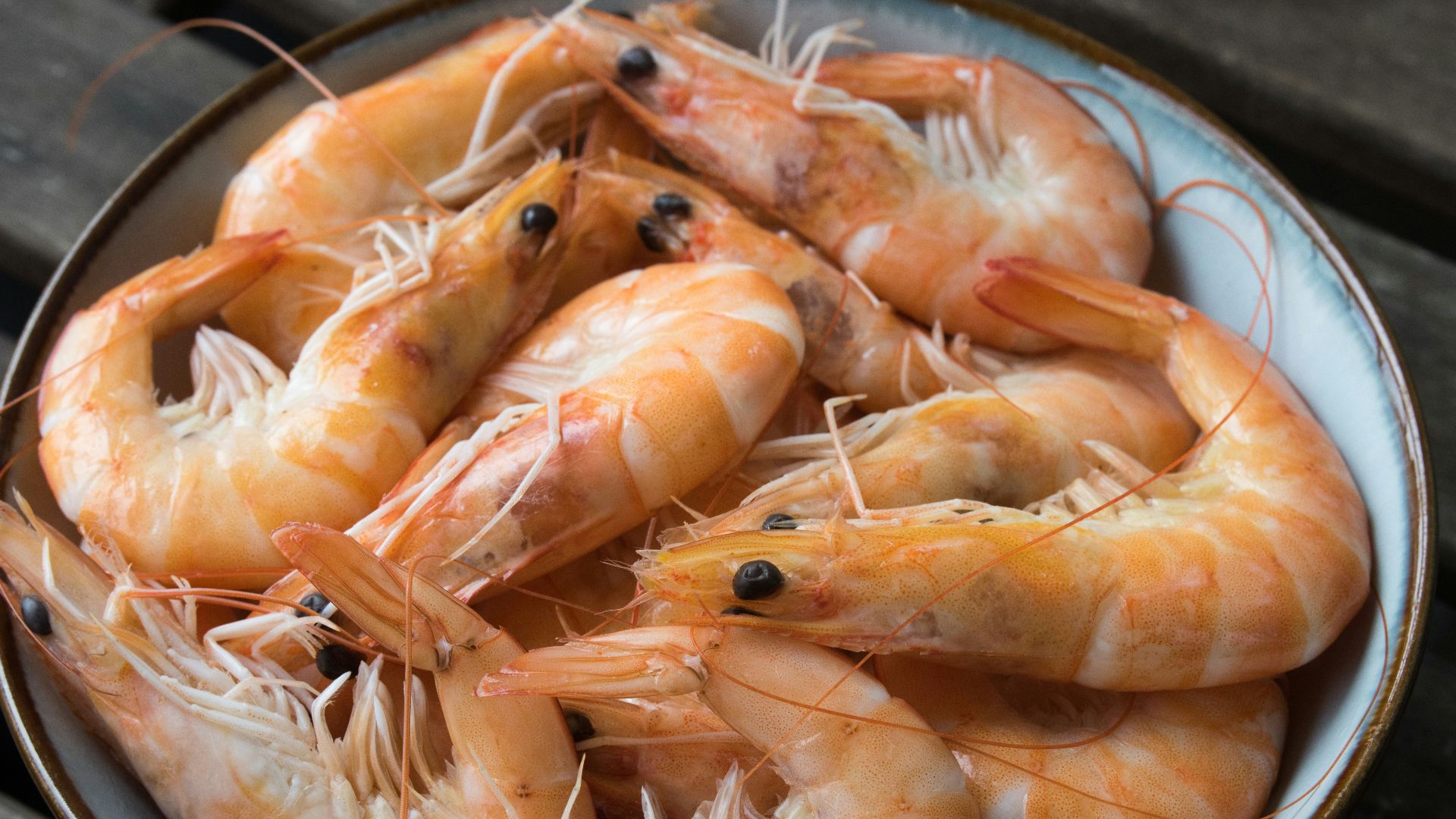 raw shrimps in bowl