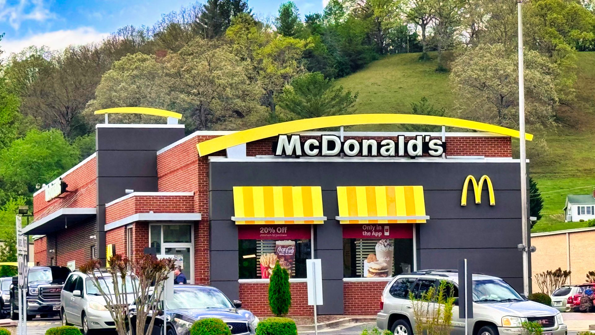 File:A modern McDonald's restaurant in Franklin, North Carolina.jpg