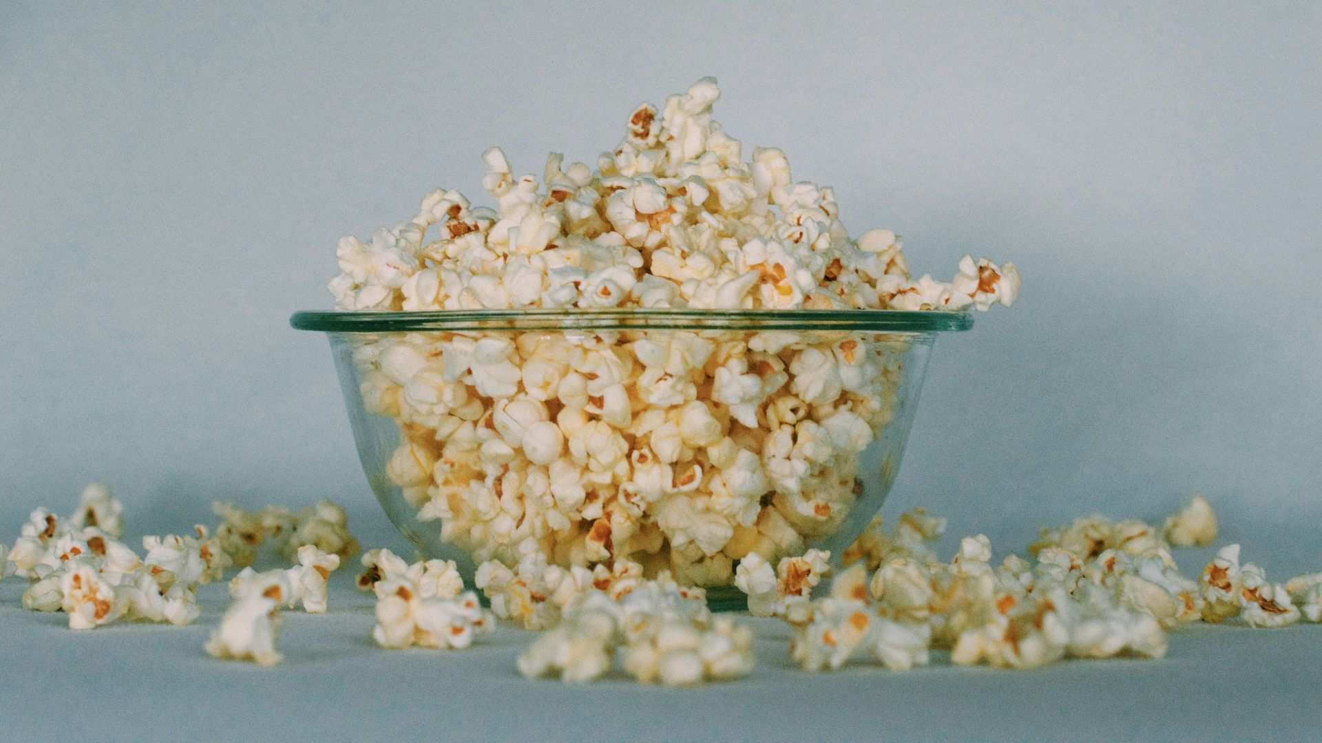 popcorns on clear glass bowl