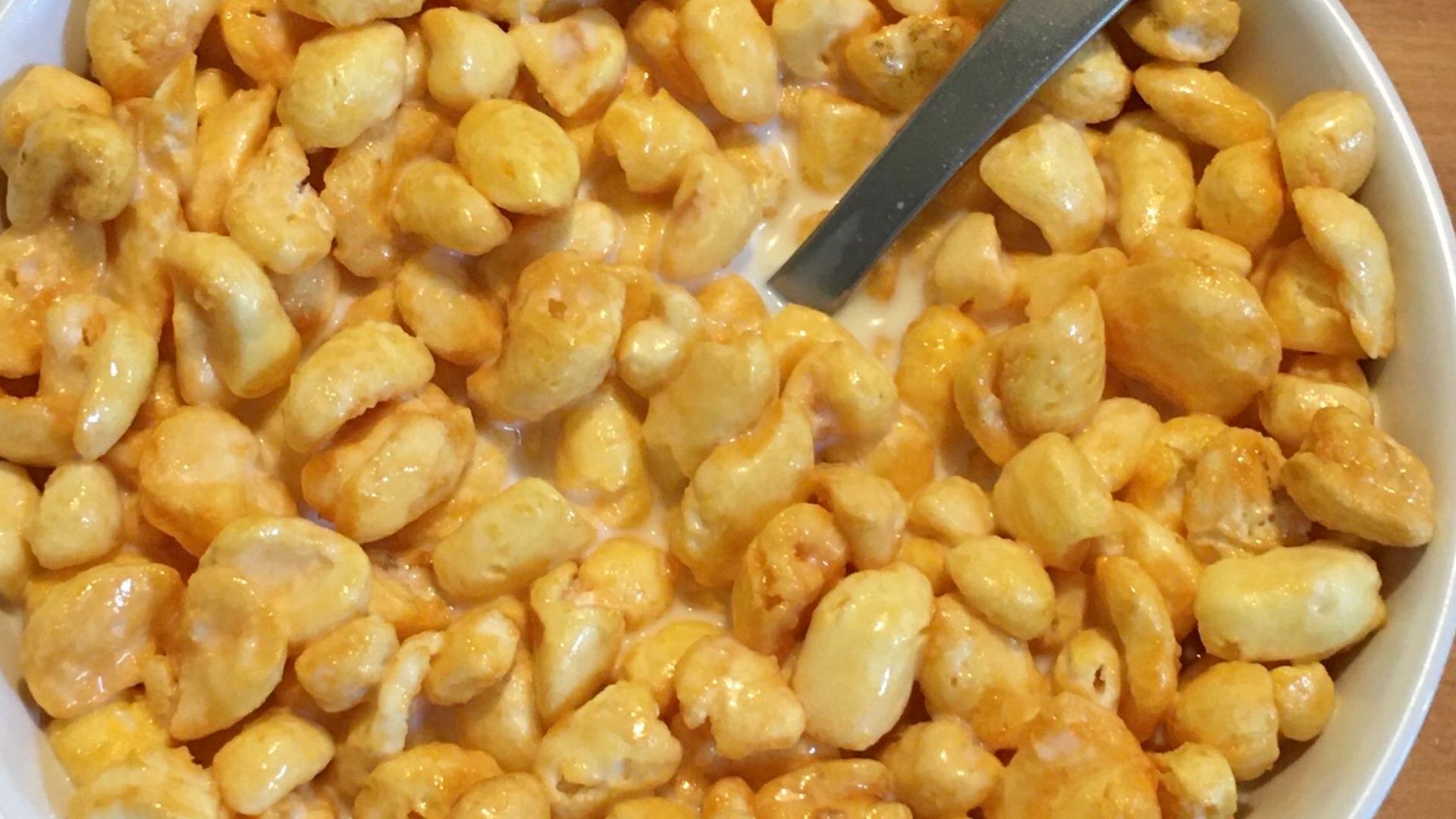 File:Kellogg's Corn POPS – Sweetened Corn Cereal, with milk.jpg