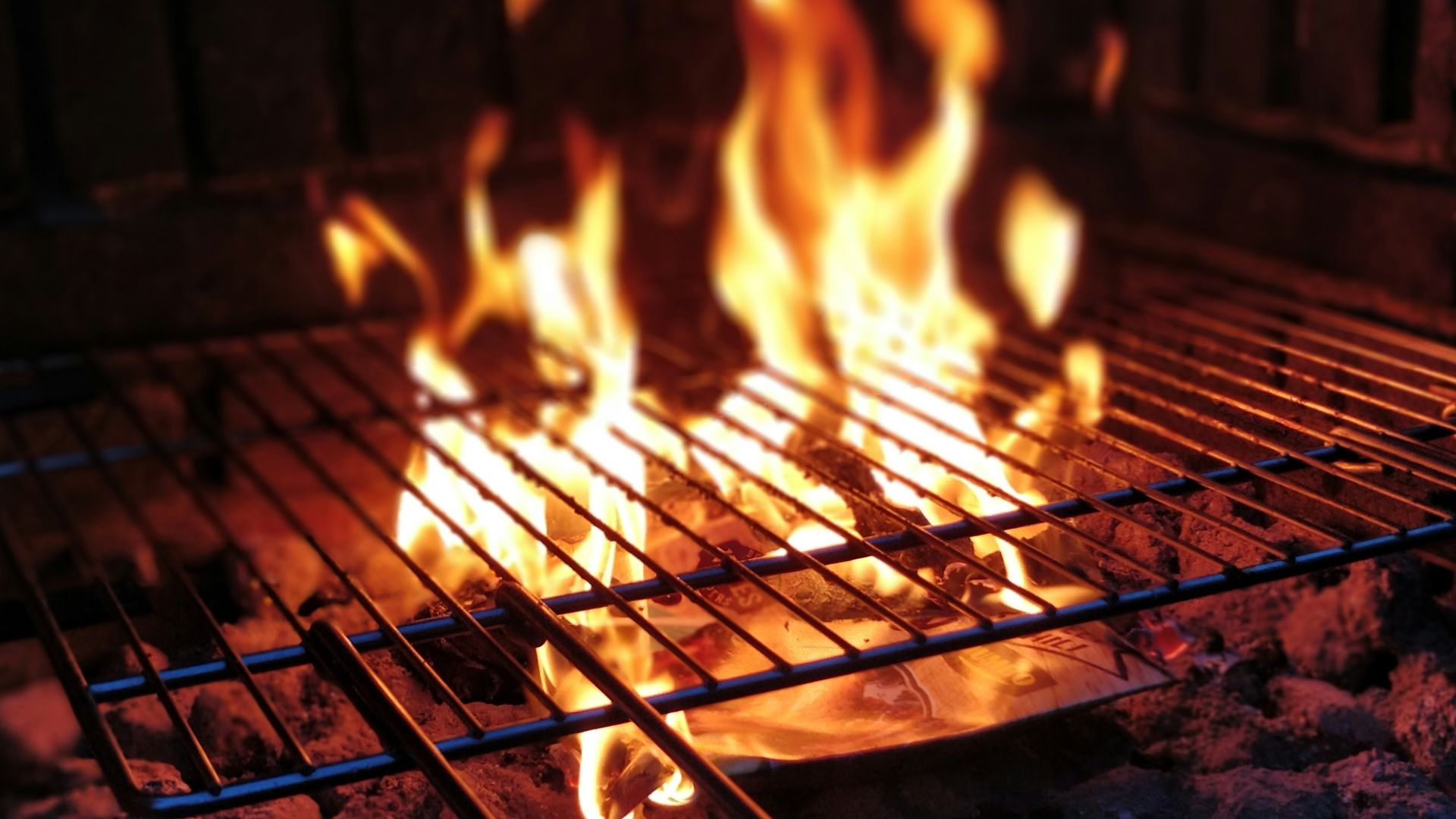 closeup photo of bonfire