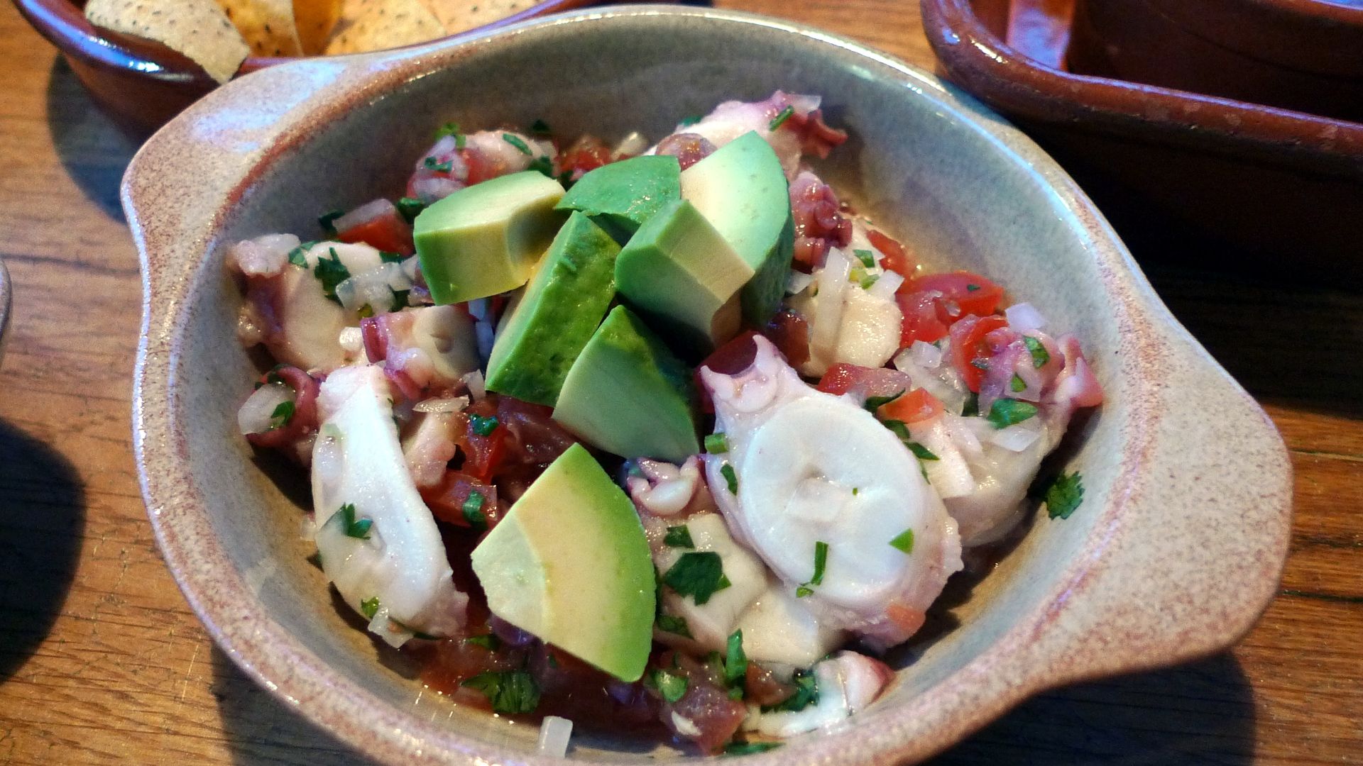 File:Green and Red, Shoreditch, London (4672615880).jpg