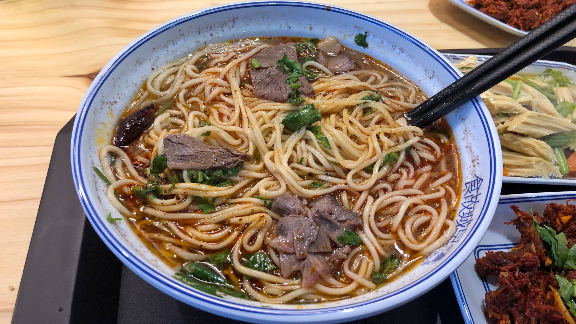 File:Lanzhou-style beef noodle soup at Qiaotou (20190610190359).jpg