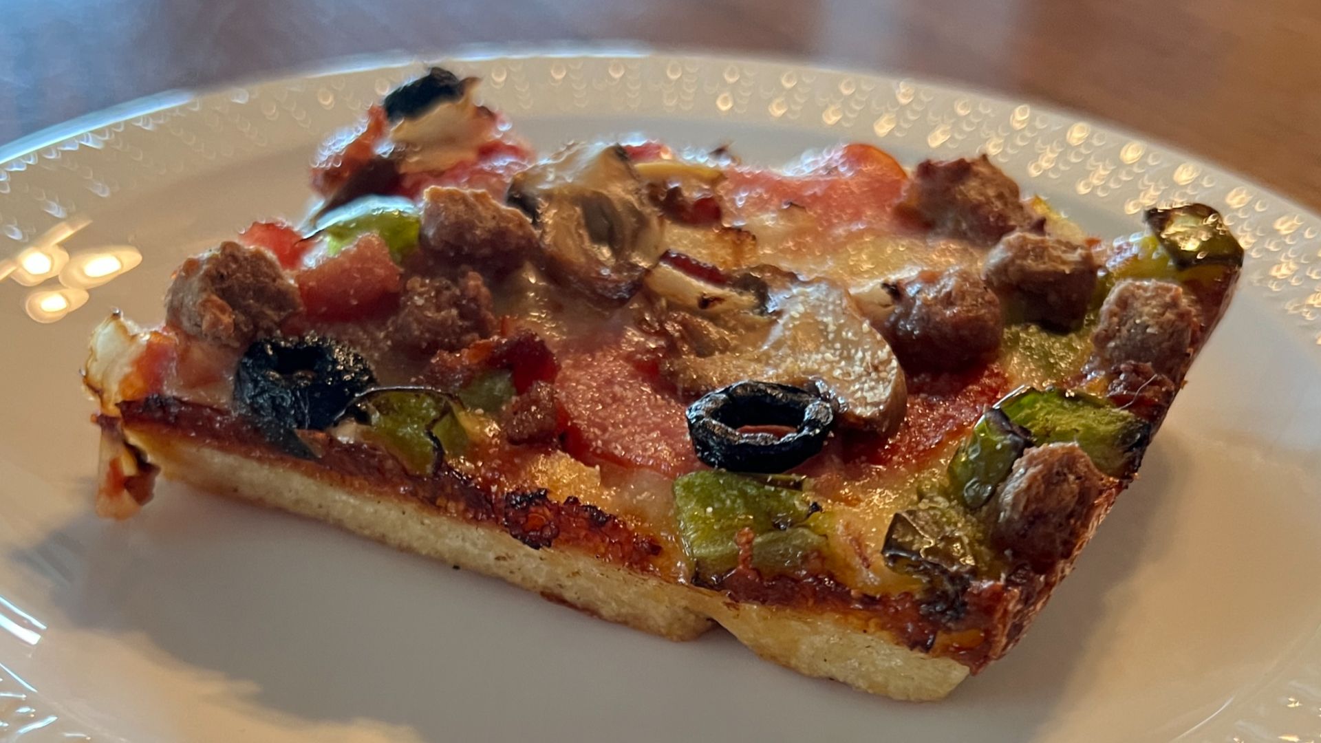 File:Detroit-Style Pizza-Slice.jpg