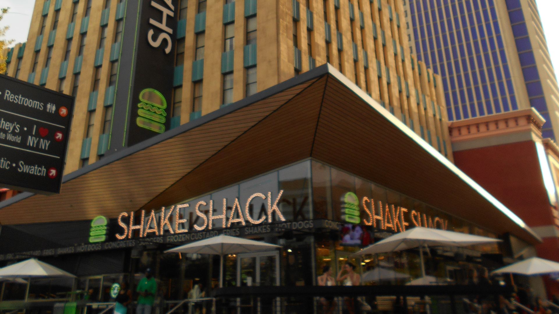File:Shake Shack.jpg