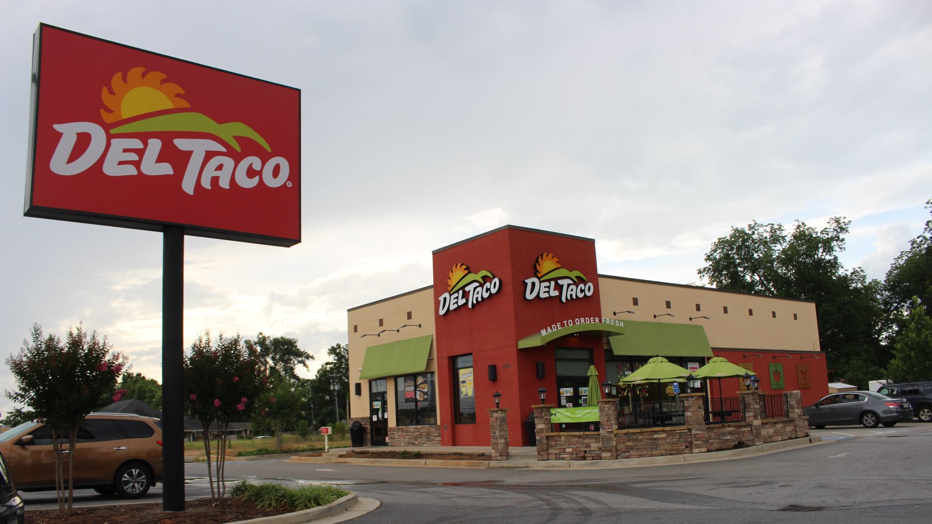 File:Del Taco, Centerville.jpg