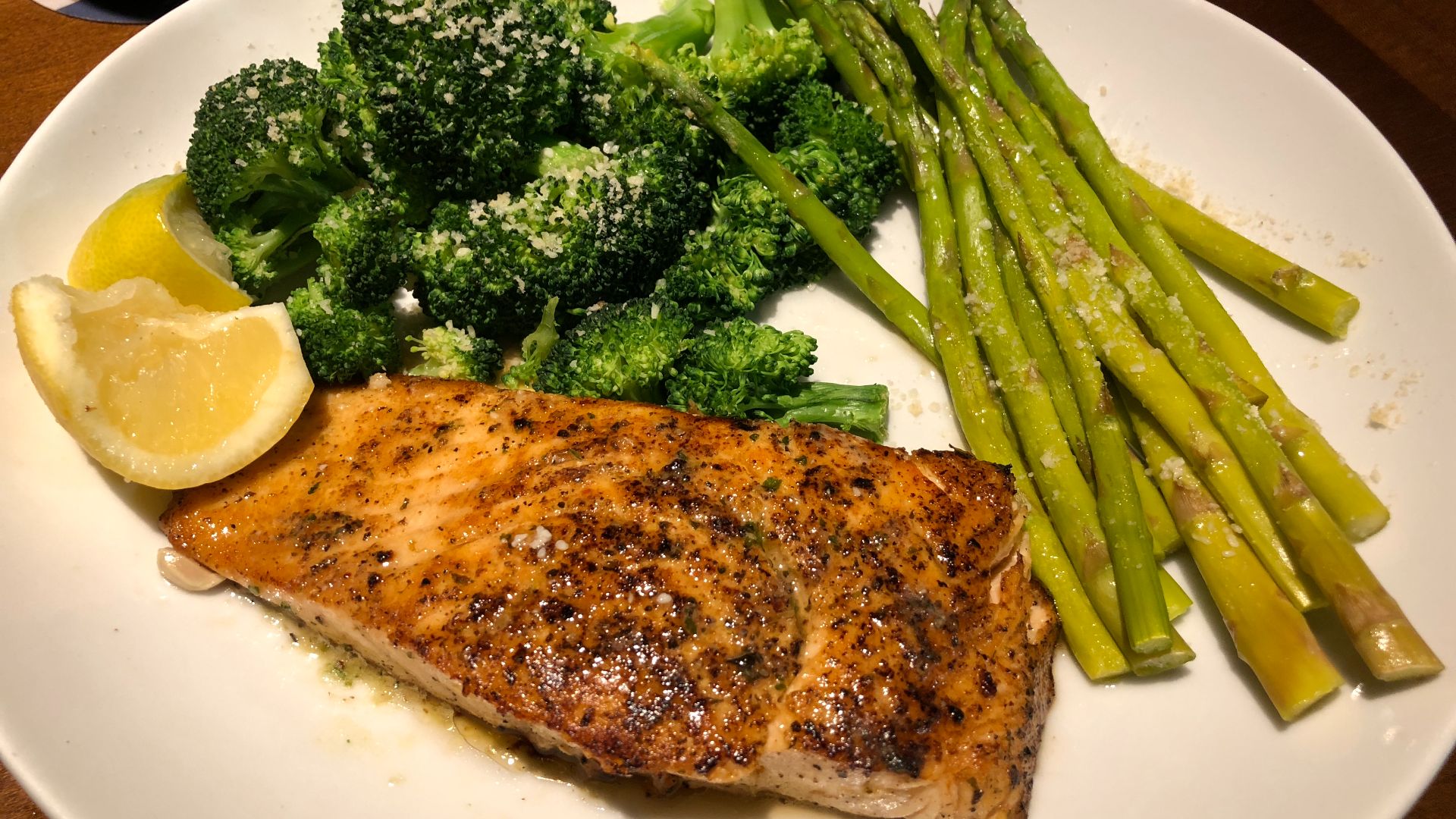 File:2021-02-23 20 32 58 Herb-grilled salmon, asparagus and broccoli at the Olive Garden in Fair Lakes, Fairfax County, Virginia.jpg