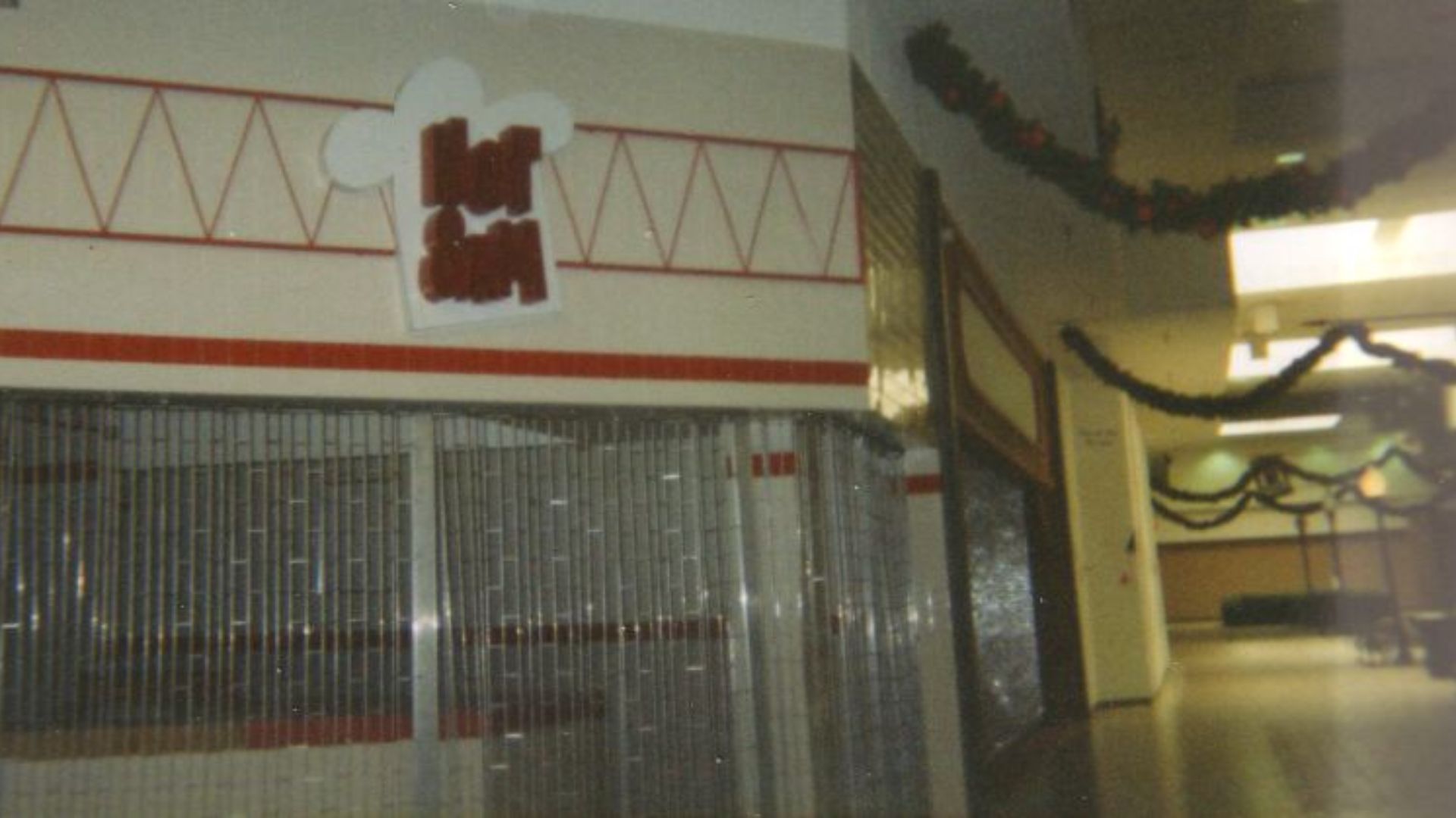 File:Hot Sam, Hampton Towne Centre (4285708170).jpg