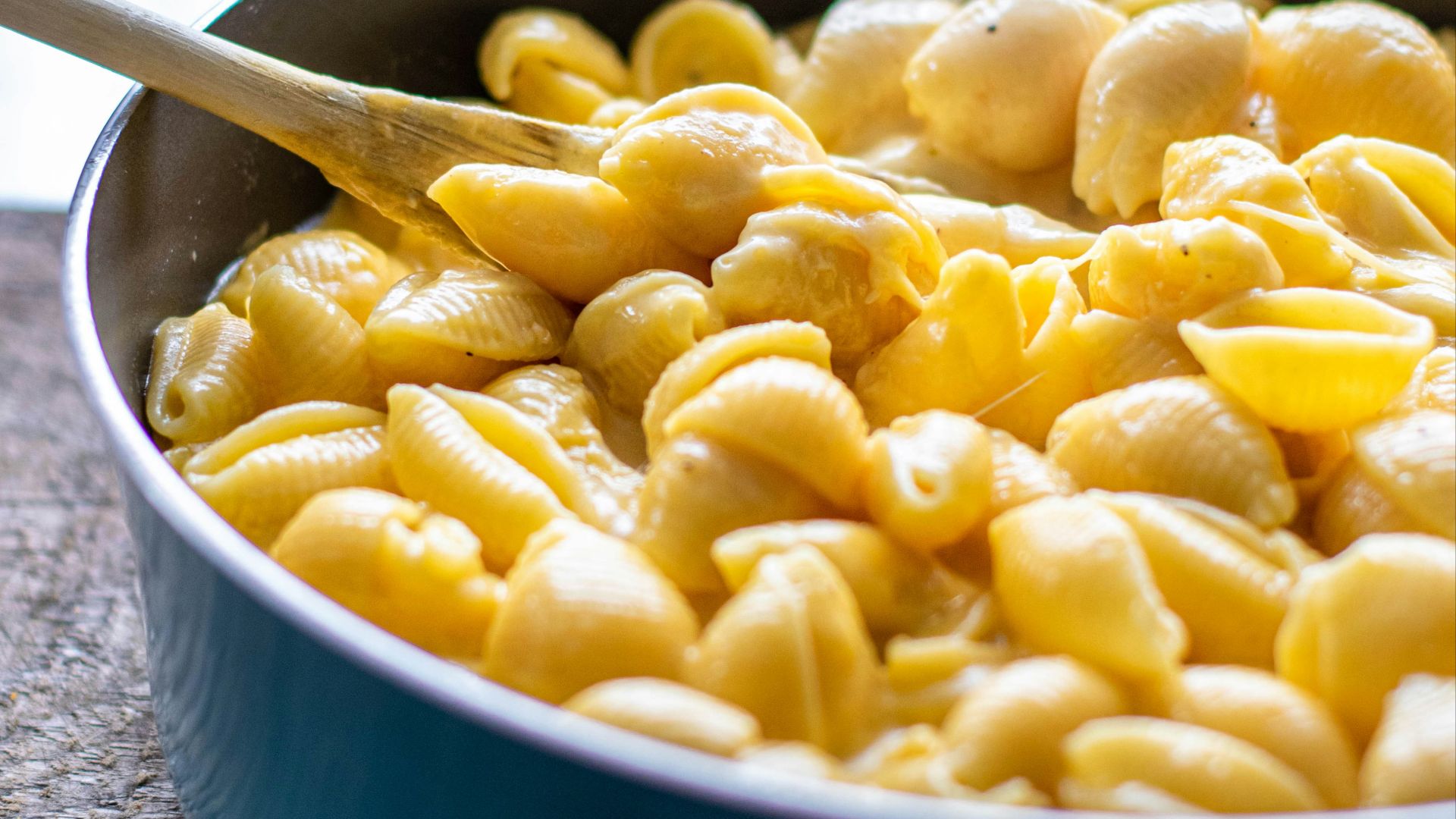 a bowl of macaroni and cheese