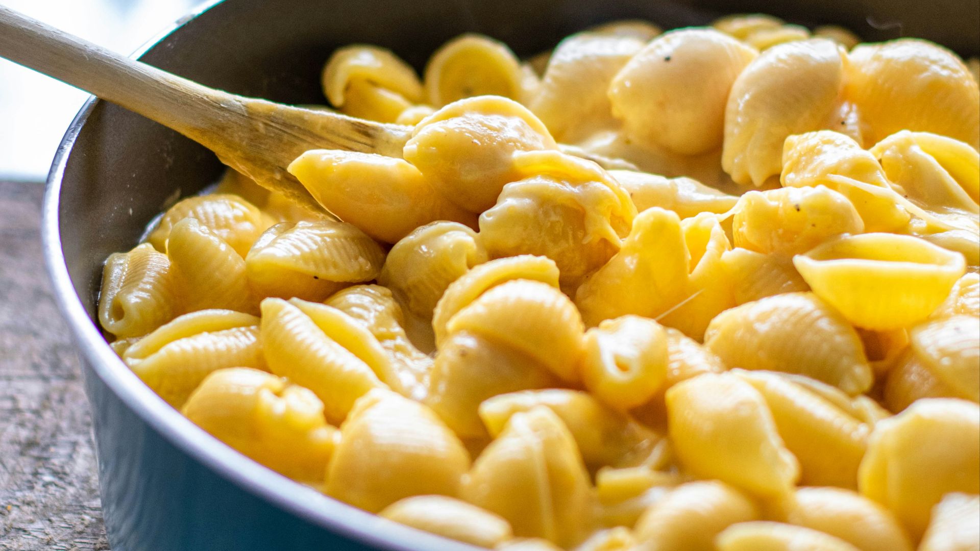 a bowl of macaroni and cheese