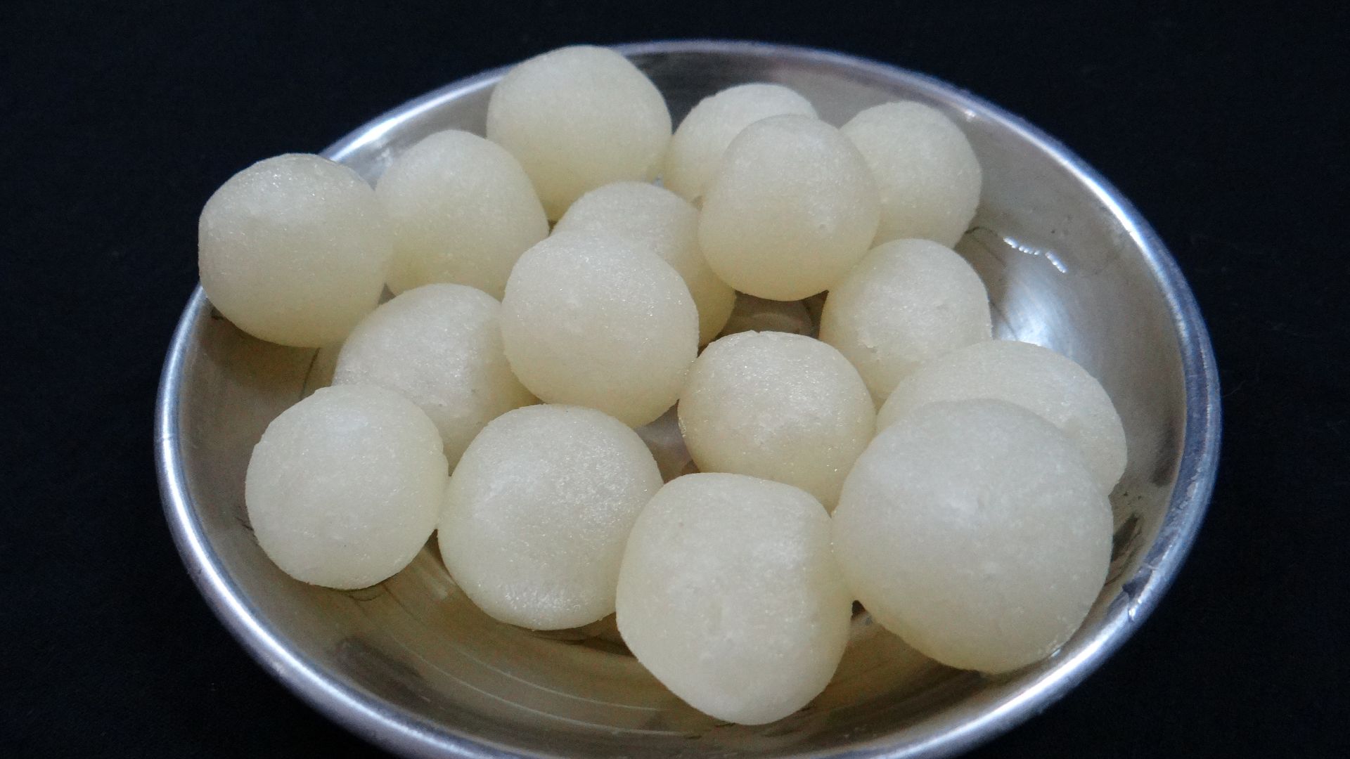 File:Rasgulla Sweet.JPG