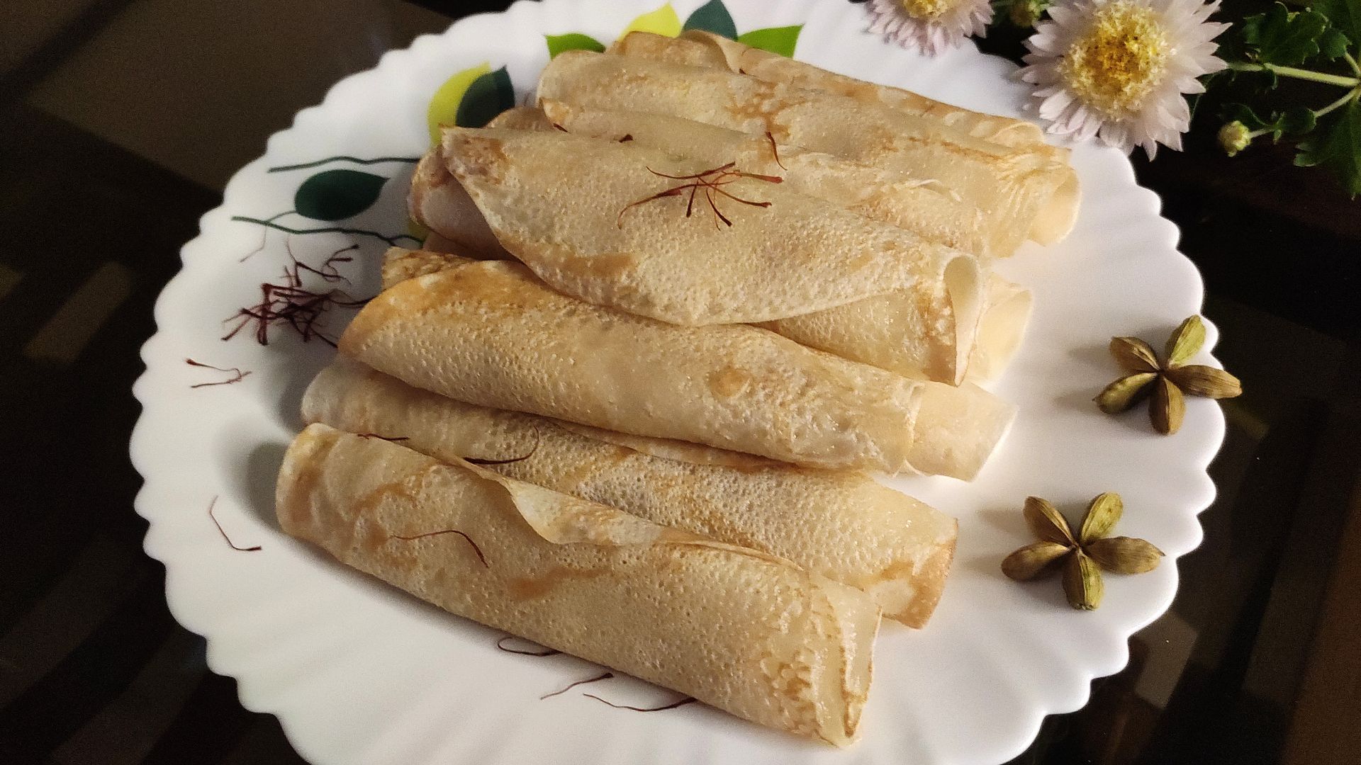 File:Patishapta with kheer - Berhampore 01.jpg