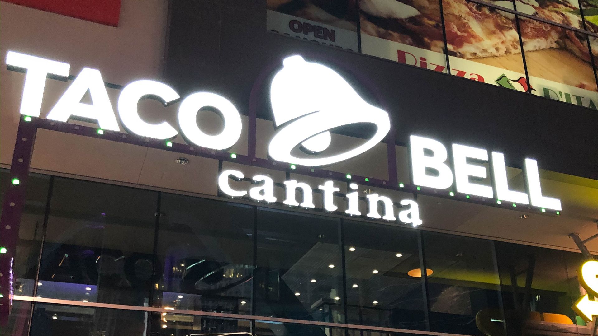 File:Taco Bell Cantina in Las Vegas - 2020.jpg