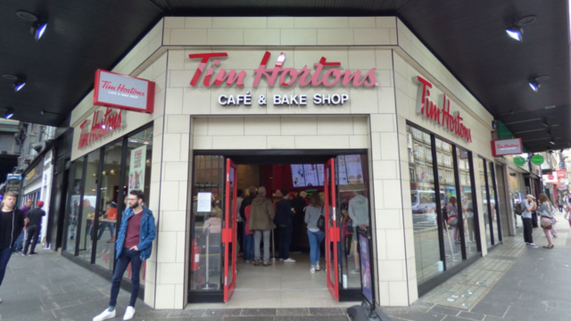 File:Tim Hortons Cafe ^ Bake Shop - geograph.org.uk - 5433777.jpg