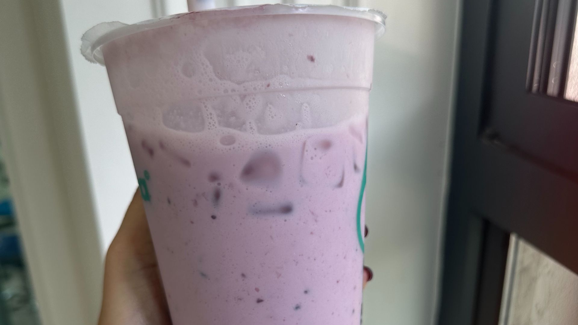 File:Taro flavored milk tea.jpg