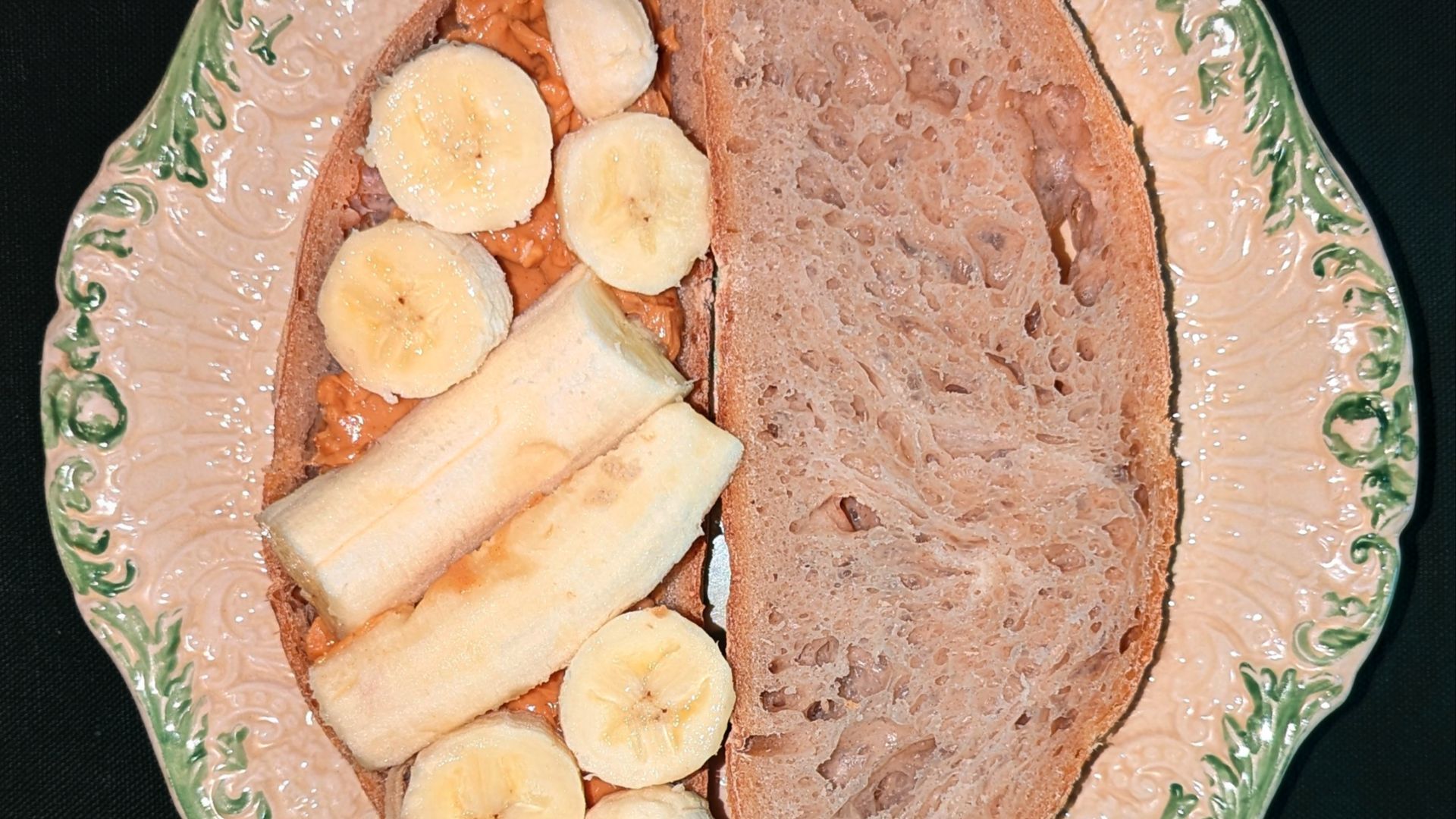 File:Peanut butter and banana sandwich on homemade bread - Massachusetts.jpg