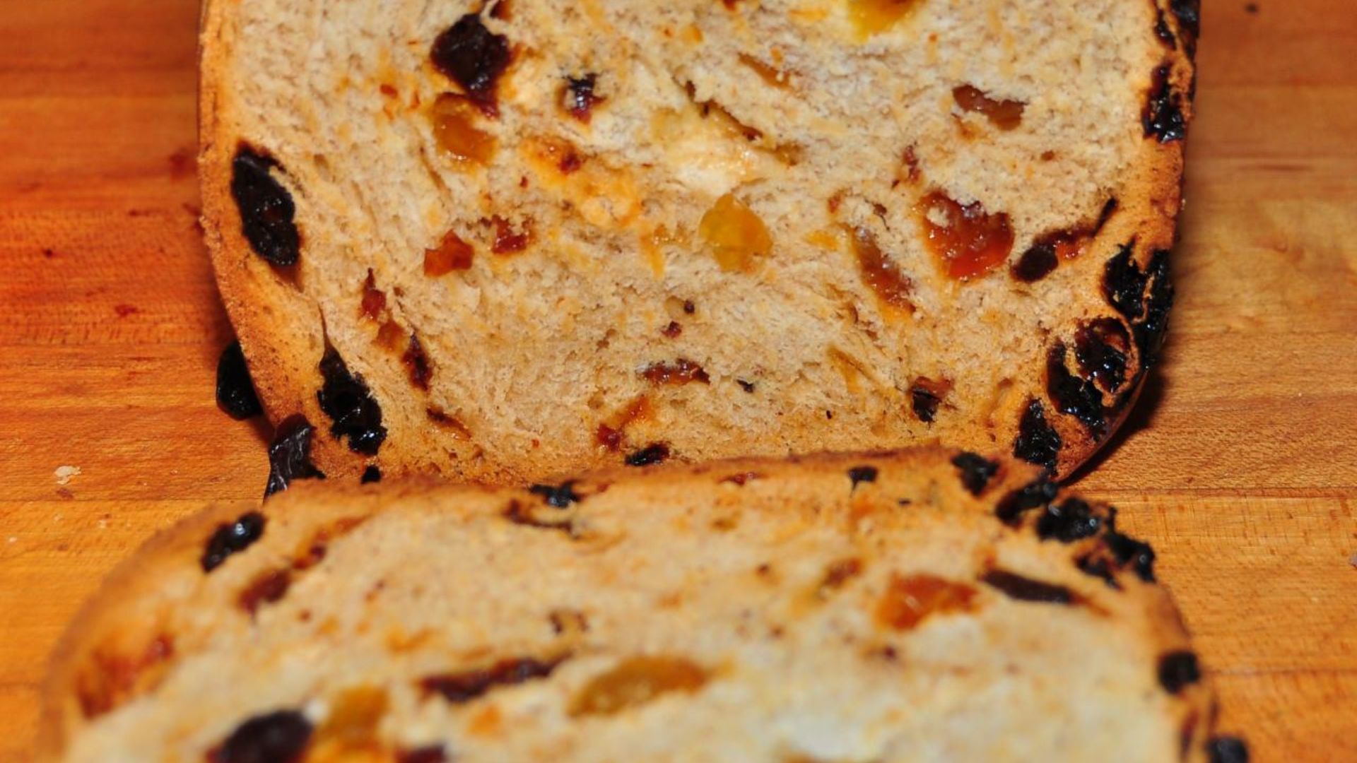File:Raisin bread (4198418080).jpg