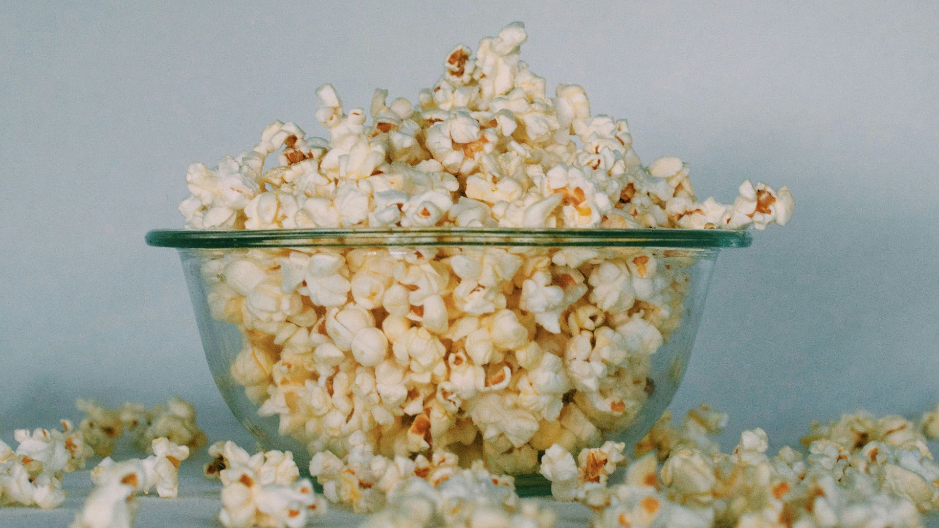 popcorns on clear glass bowl