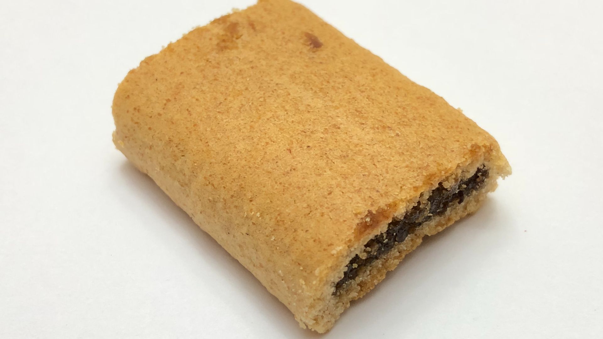 File:2020-07-01 21 36 31 An individual Nabisco Fig Newton in the Franklin Farm section of Oak Hill, Fairfax County, Virginia.jpg