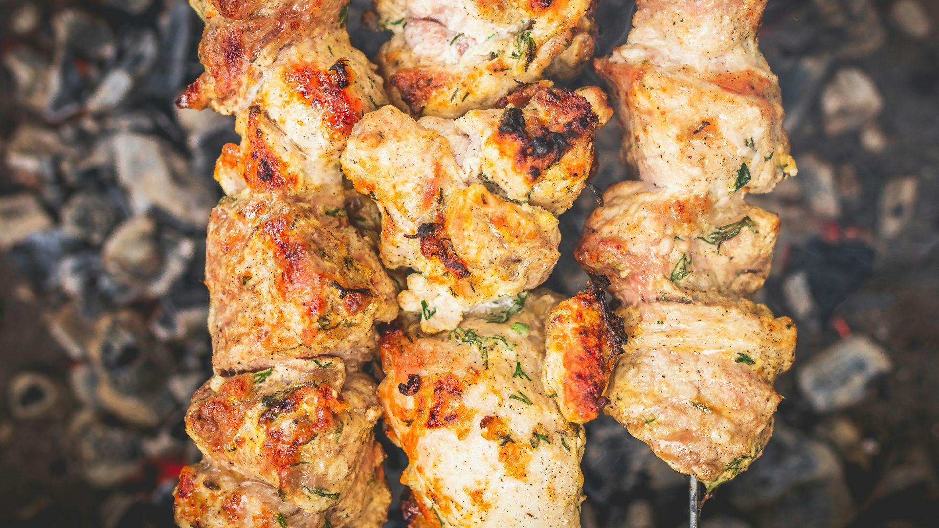 grilled meat with white sauce