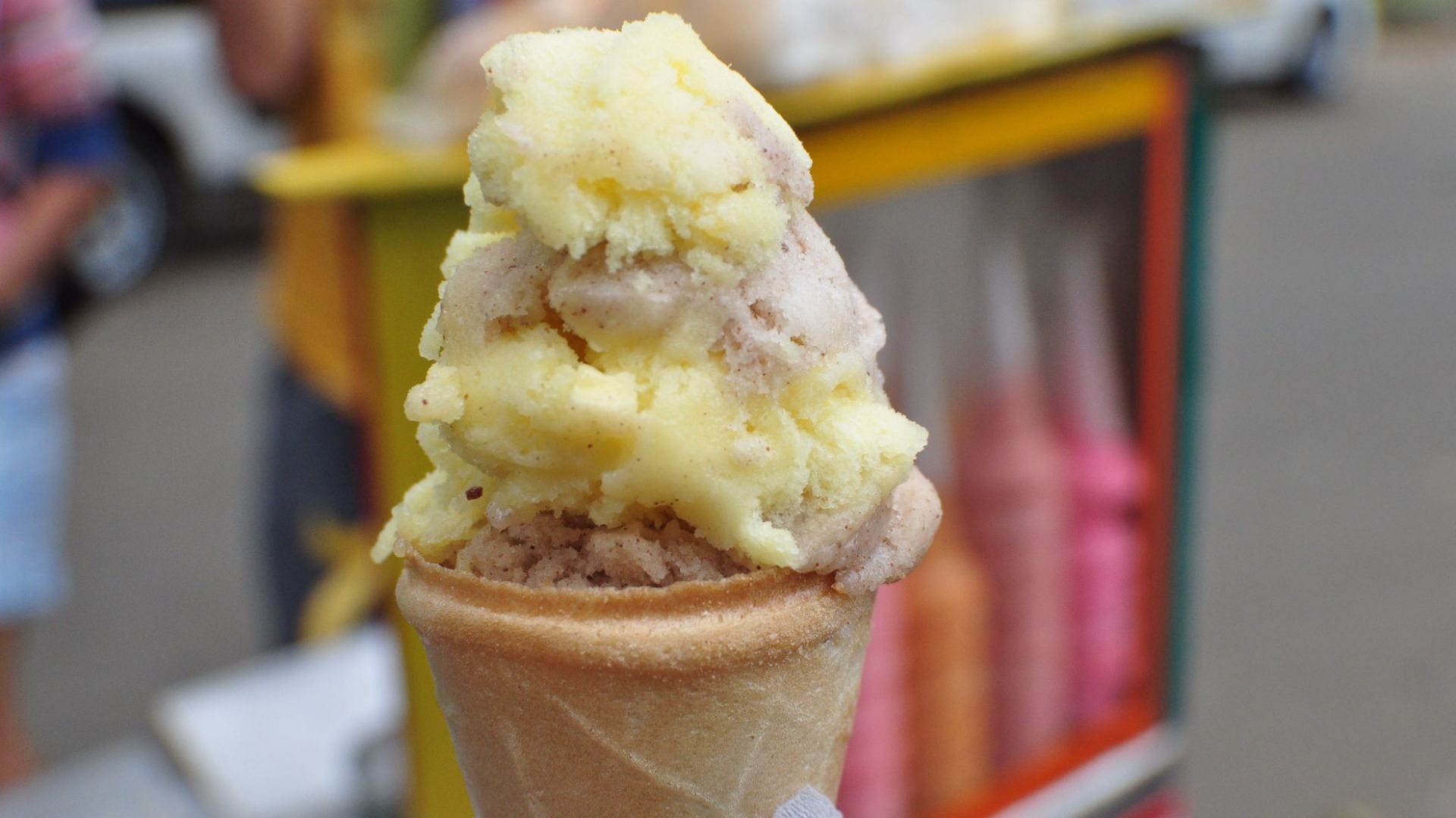 File:Cheese and chocolate sorbetes (Philippines).jpg