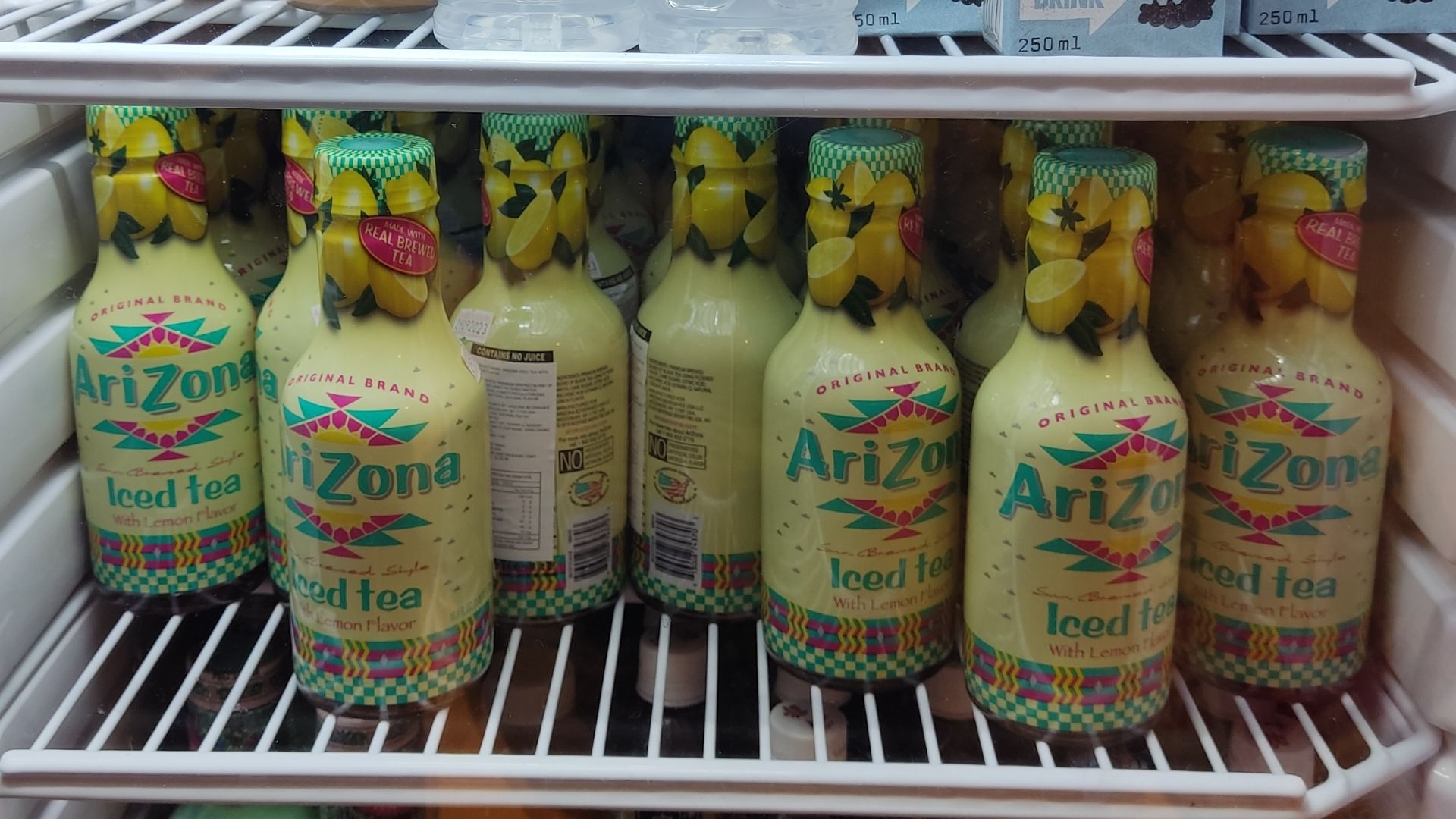 File:HK TKO 將軍澳 Tseung Kwan O PopCorn mall shop food drinks plastic bottles January 2022 Px3.jpg