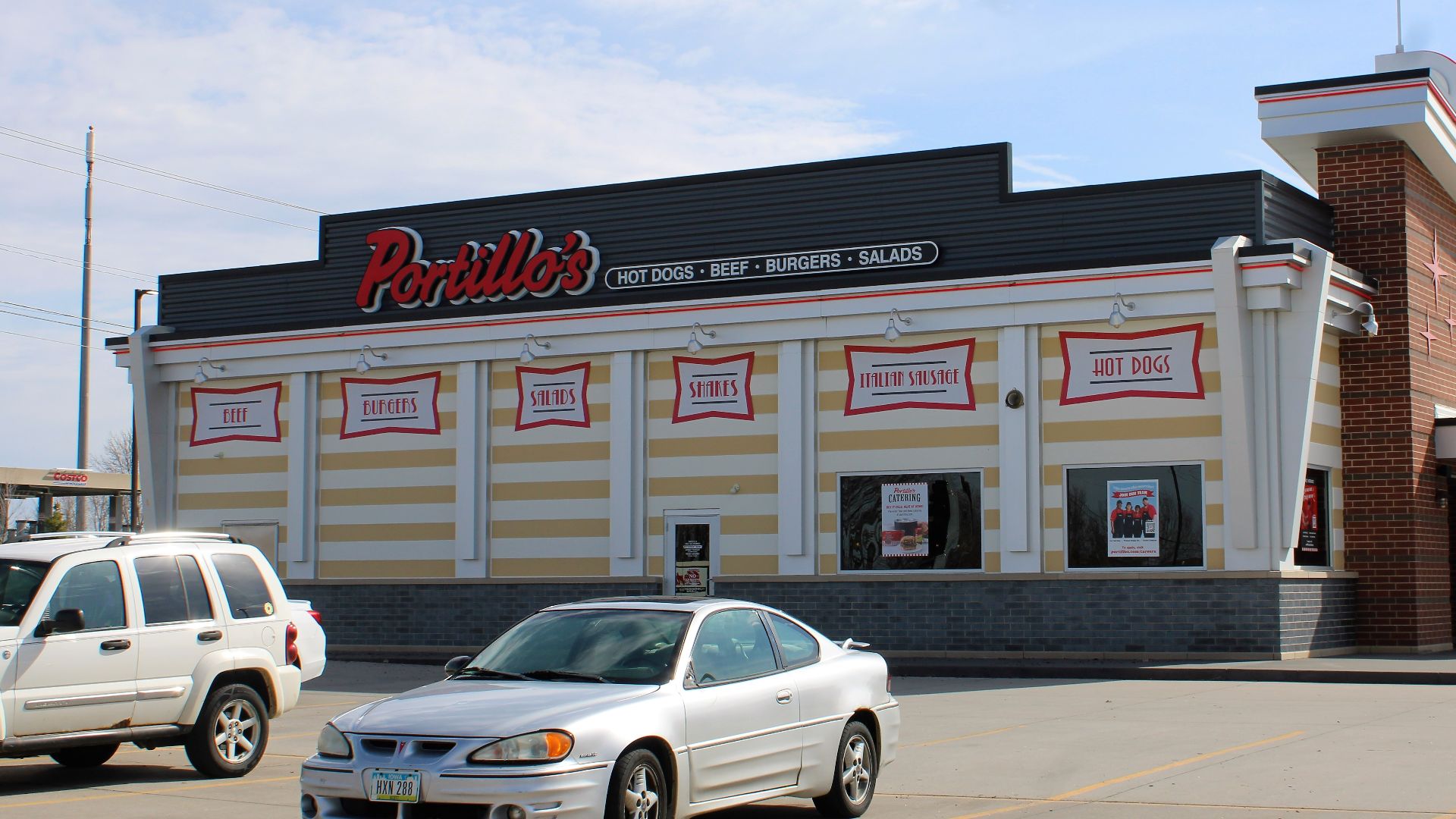 File:Portillo's - Davenport, Iowa.jpg