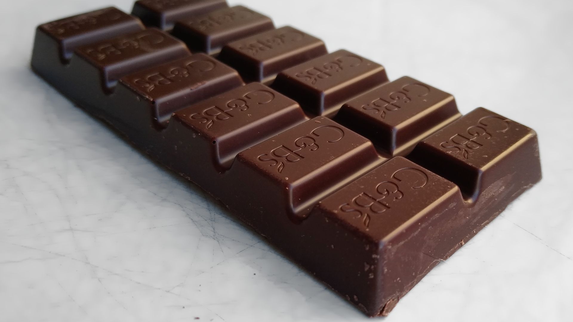 File:Green and Black's dark chocolate bar 2.jpg