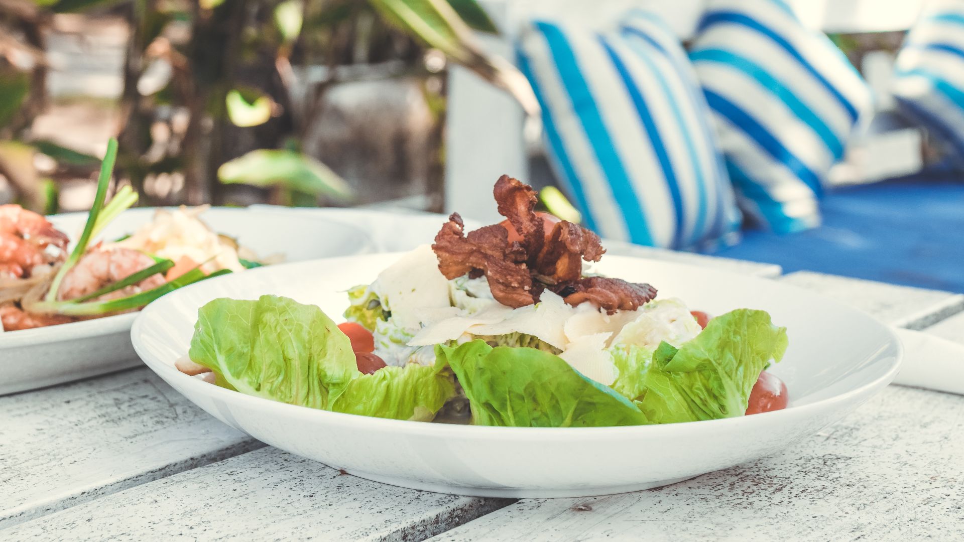 File:Caesar Salad in Bali.jpg
