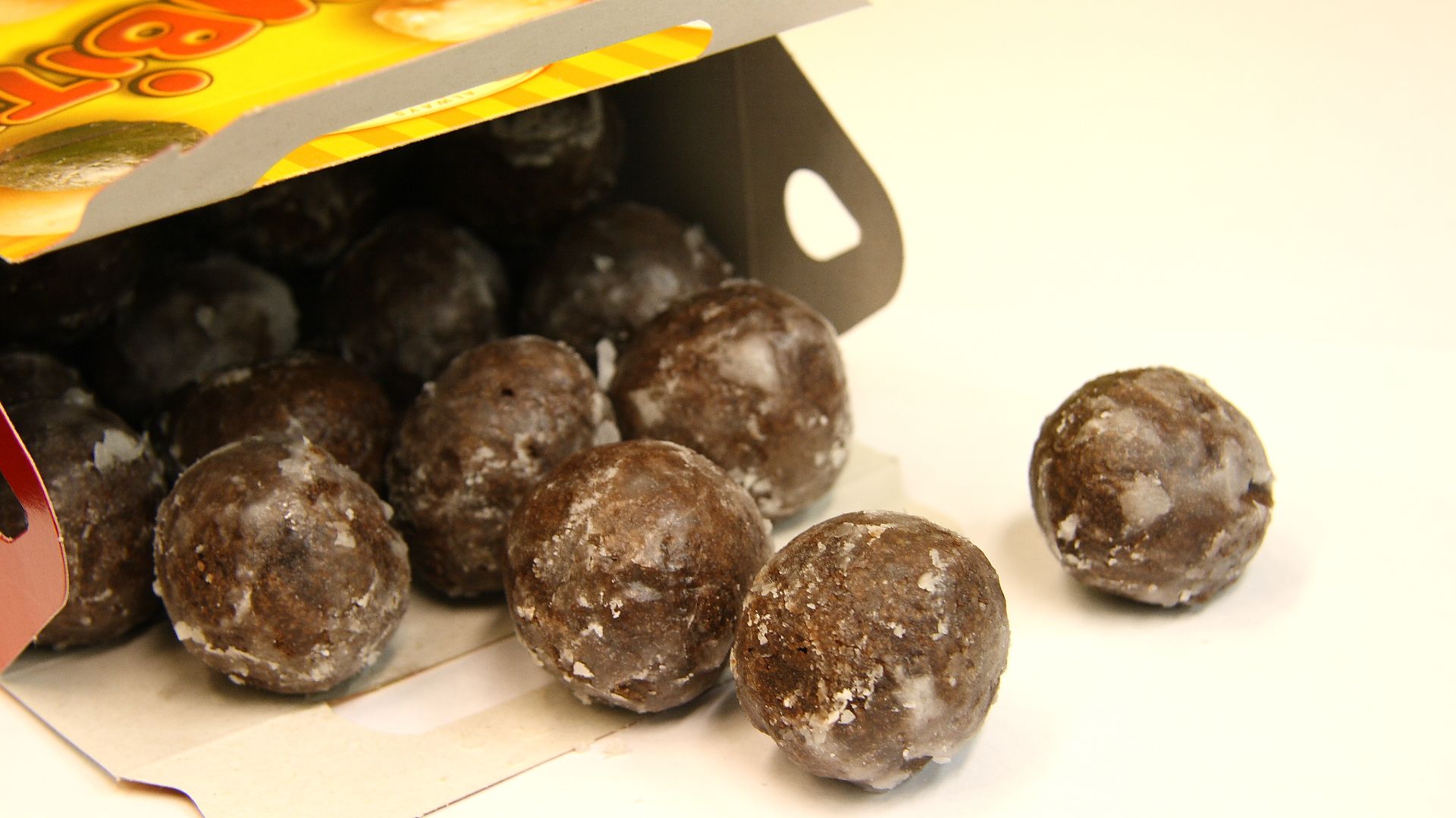 File:Little Chocolate Balls of Goodness.jpg