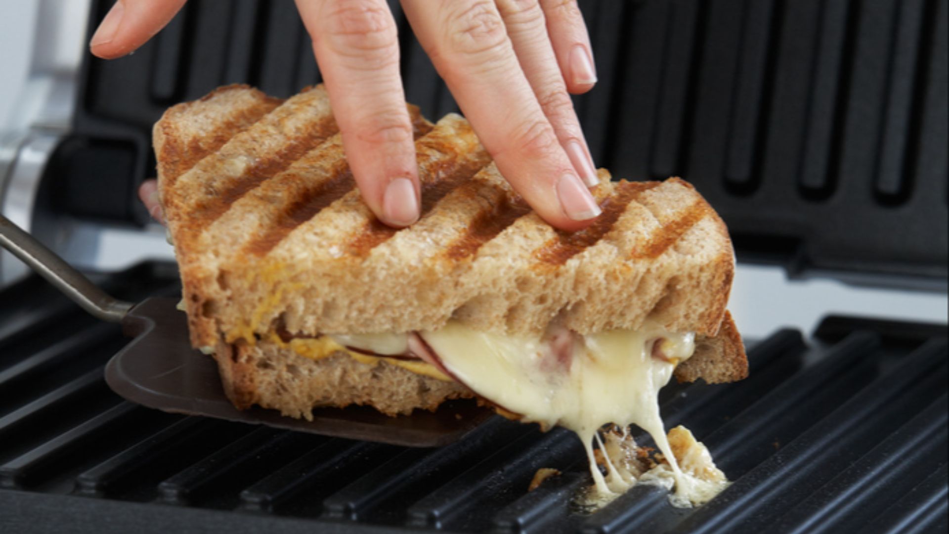 File:Soup and Sandwich 3of12 BGR820XL (8735185419).jpg