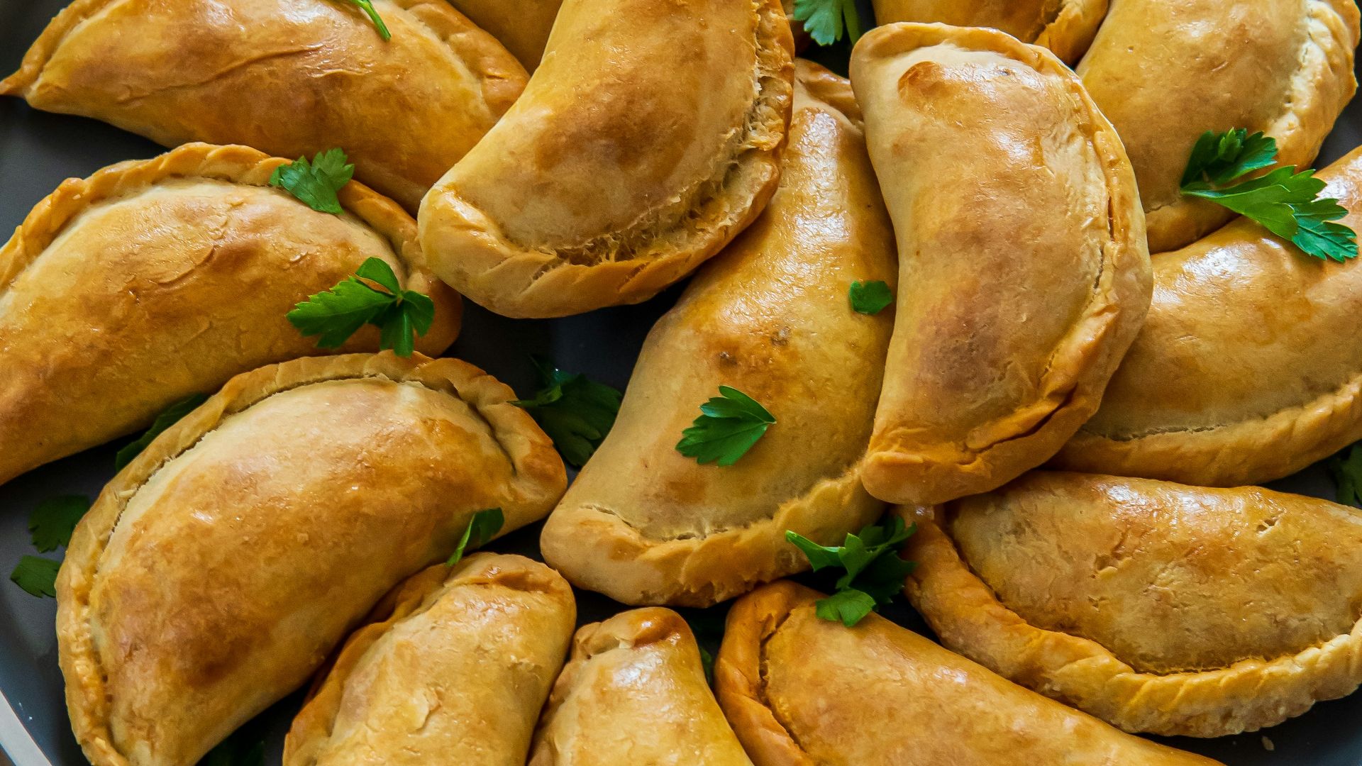 brown bread on gray round plate