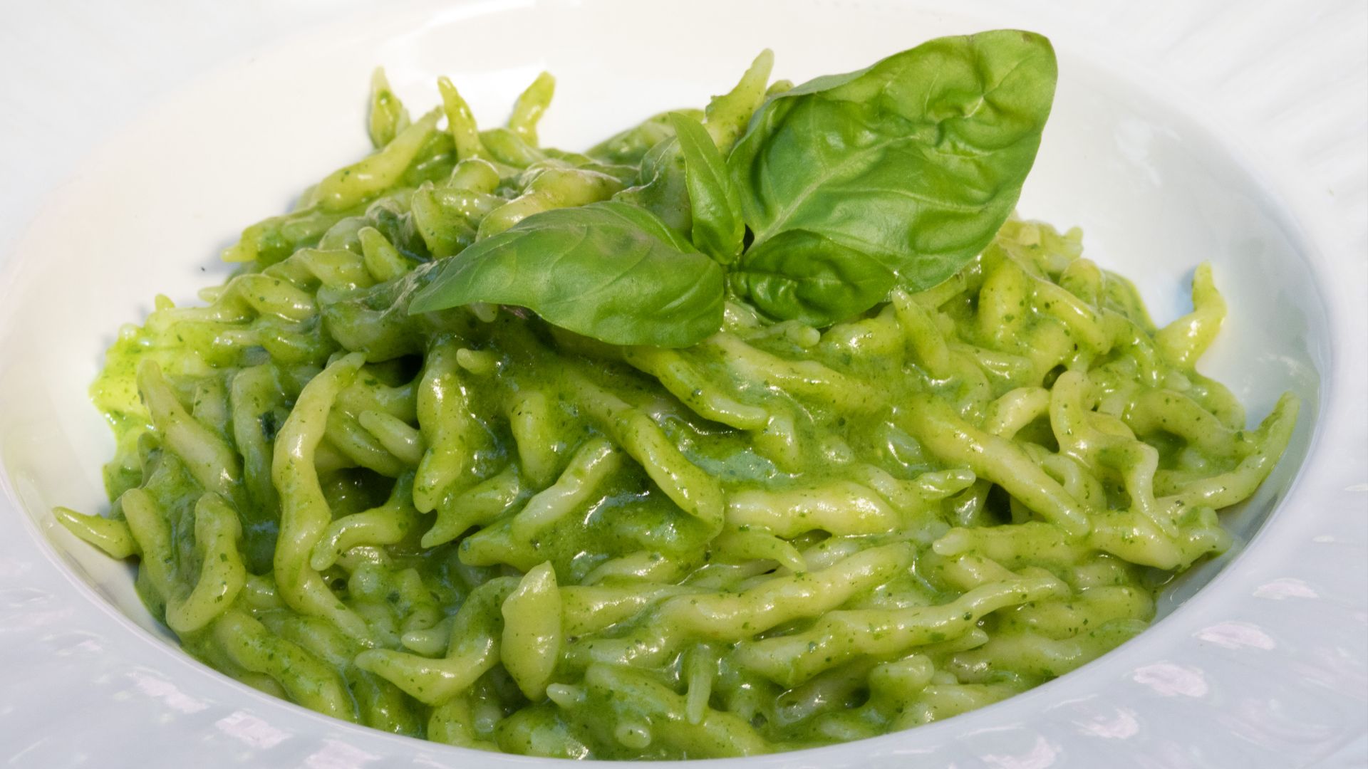 File:Trofie al pesto .jpg
