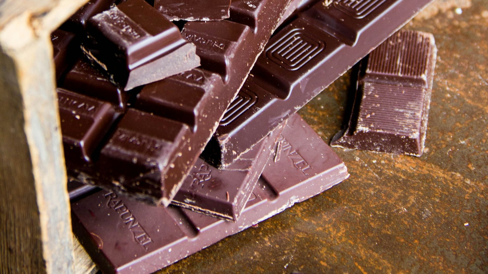 chocolate bar close-up photography
