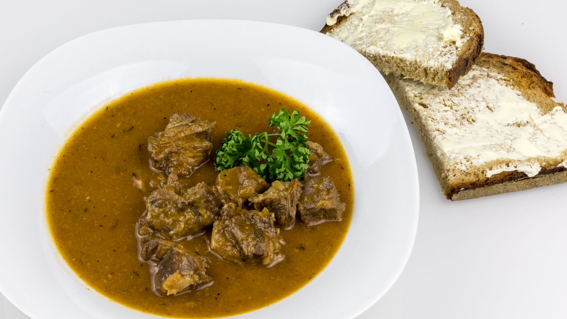 File:Oxtail soup with sliced bread-93321.jpg