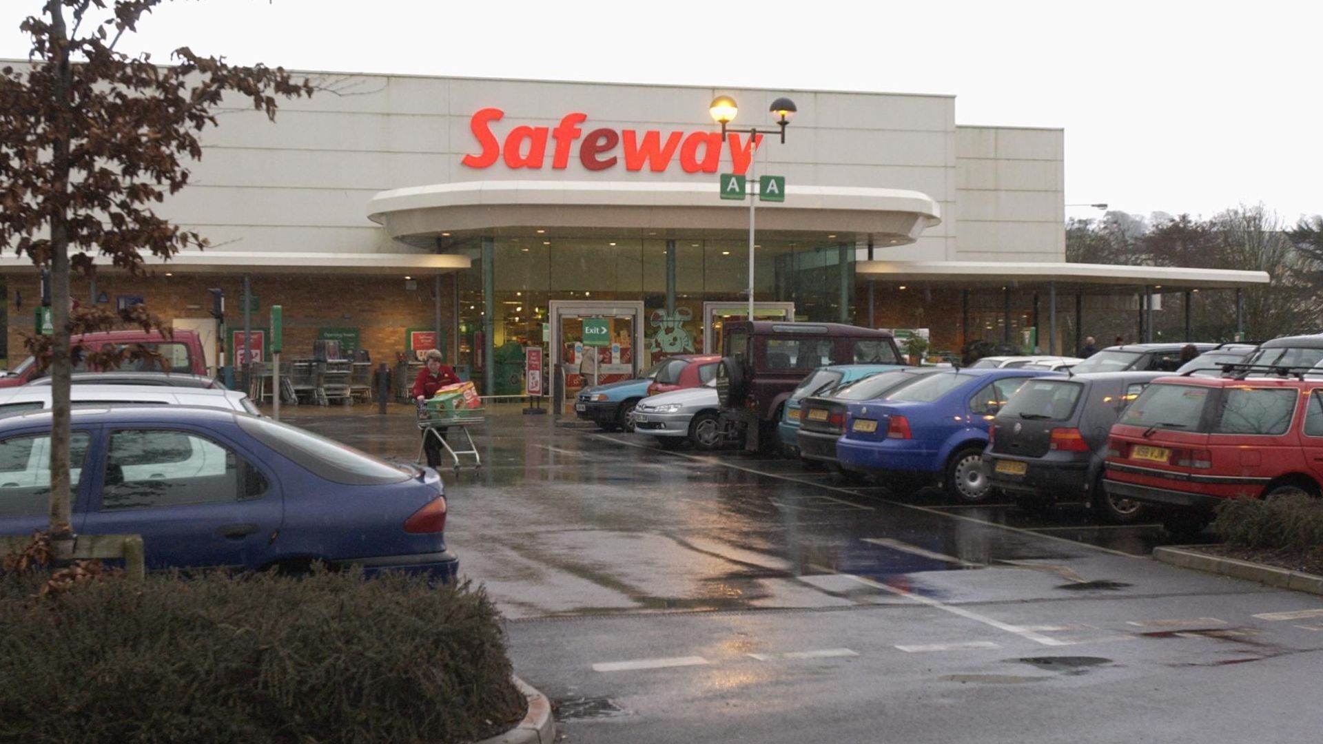 File:Tiverton - Safeway Supermarket (geograph 2246312).jpg