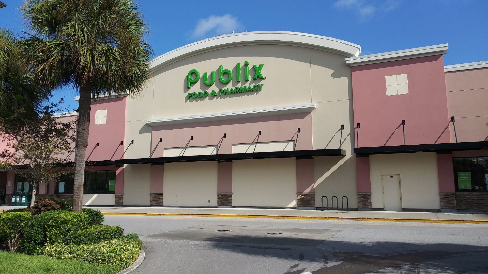 File:Publix Super Market at Tri City Plaza, Clearwater, Florida, Sep 2020.jpg