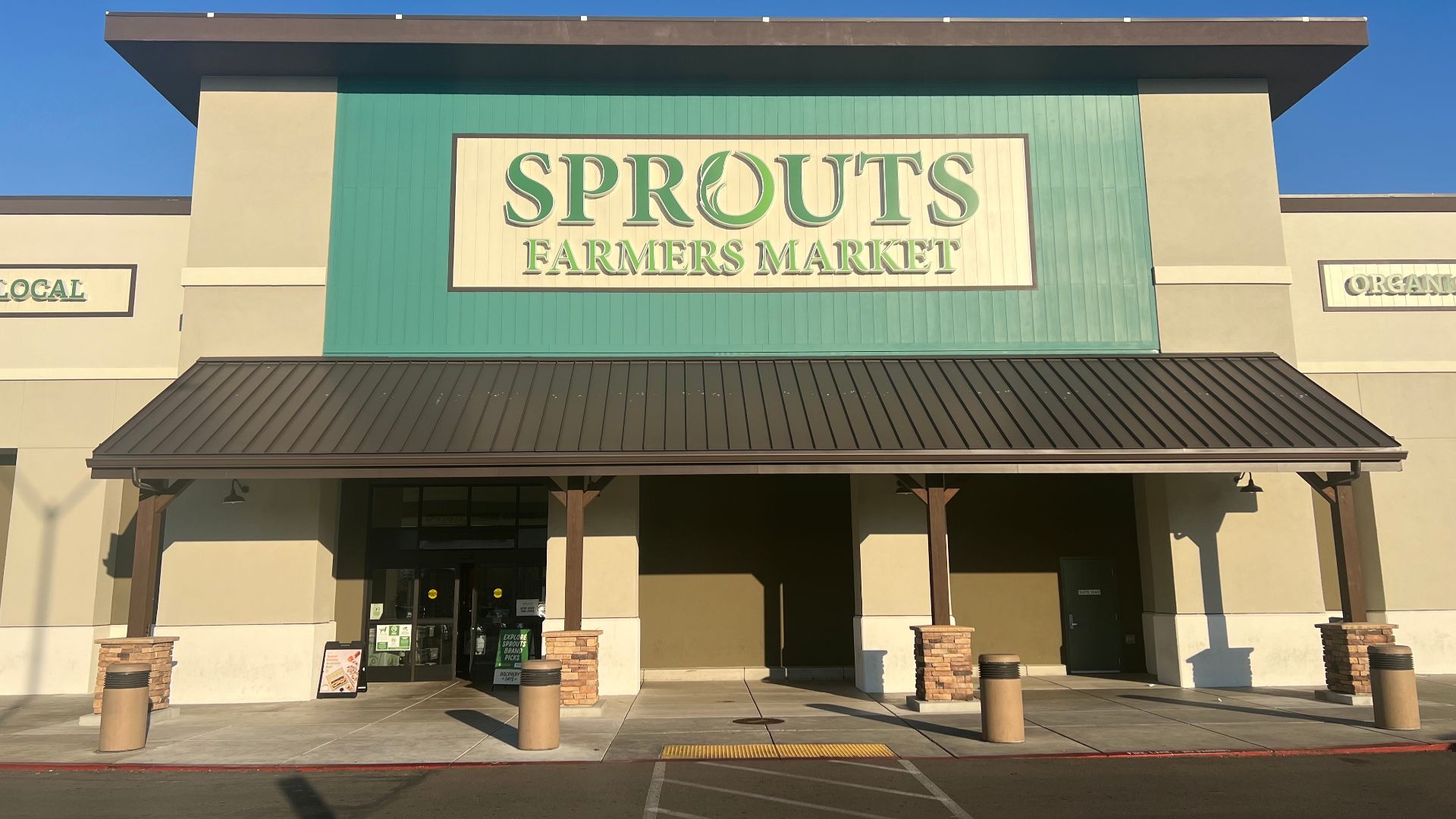 File:Sprouts Farmers Market Stockton, California.jpg