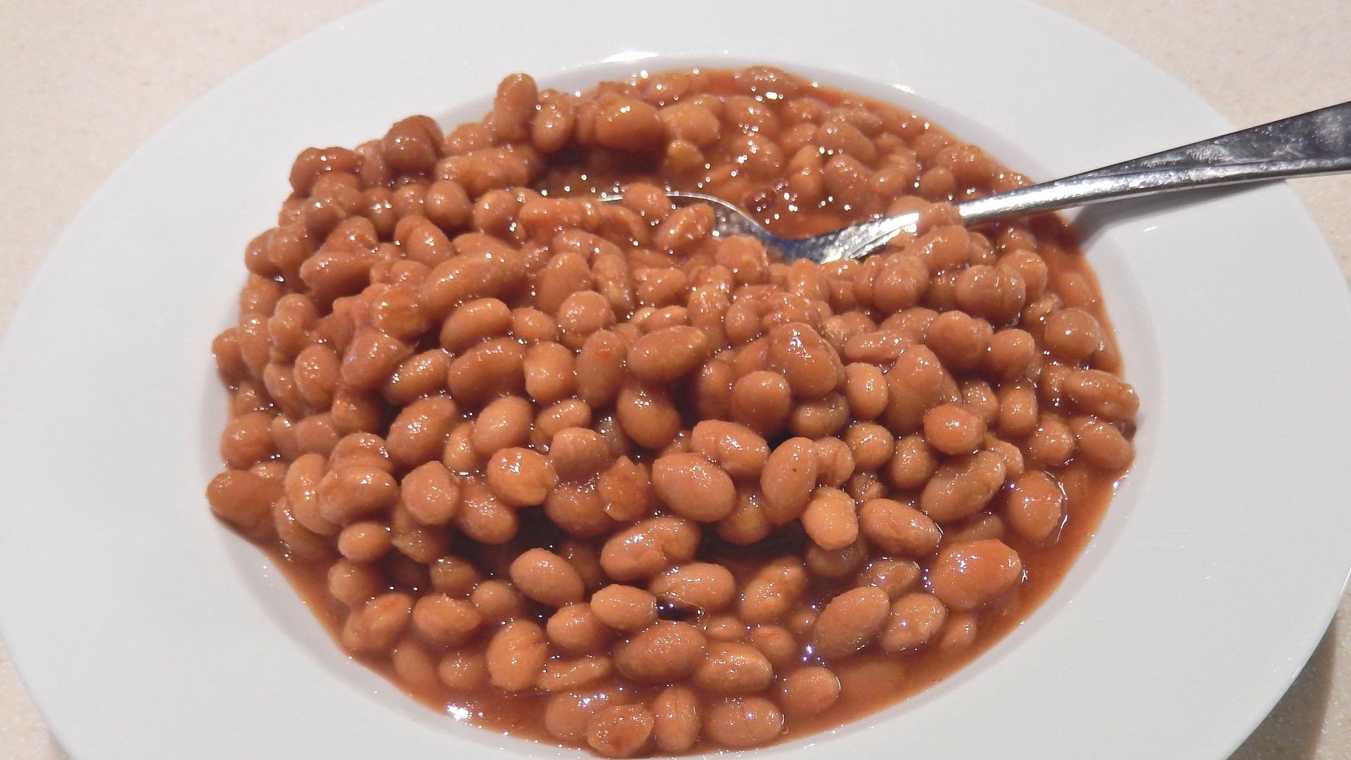 File:Cooked soybeans on plate.jpg