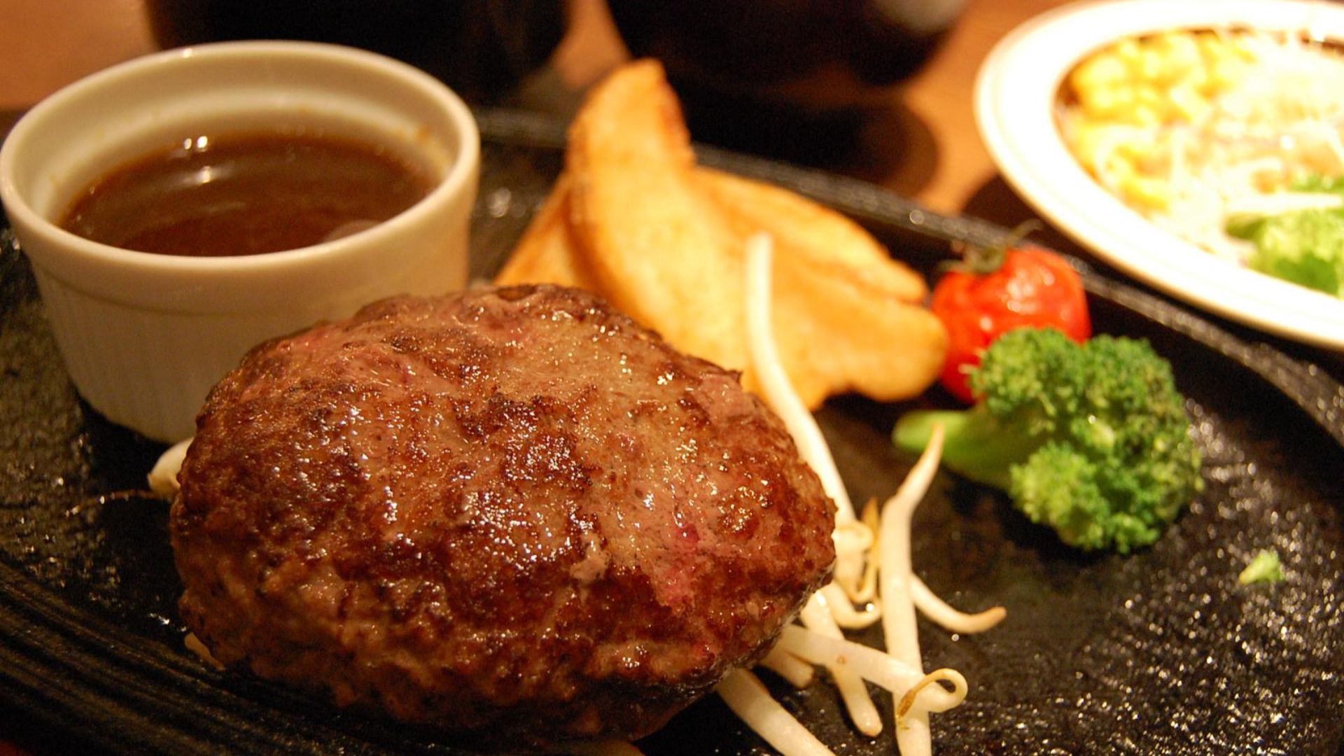 File:Salisbury steak (Filete ruso).jpg