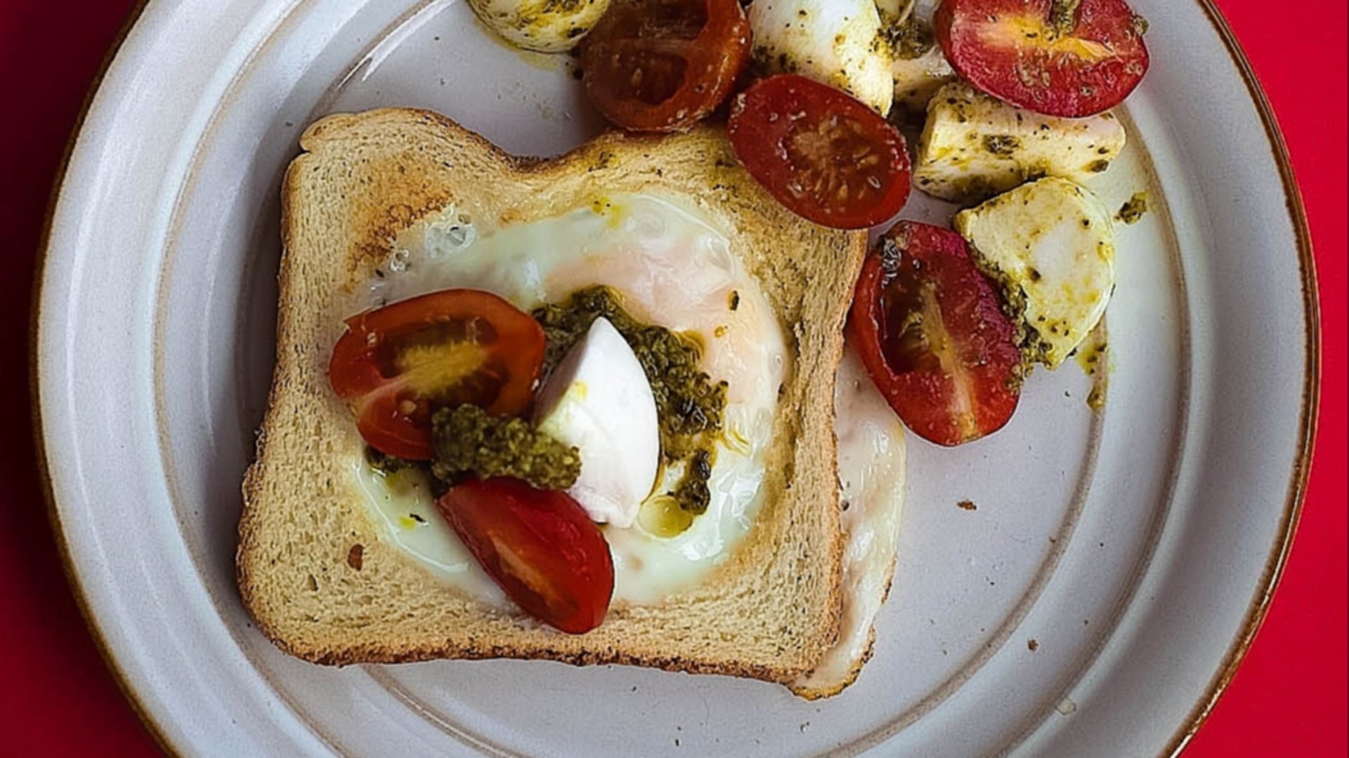 File:Egg in the basket-01.jpg