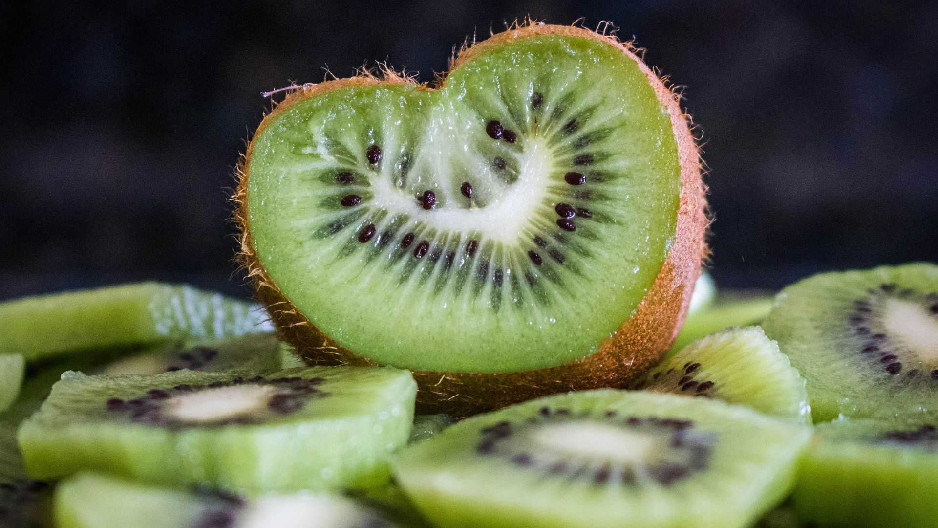 sliced Kiwi fruit