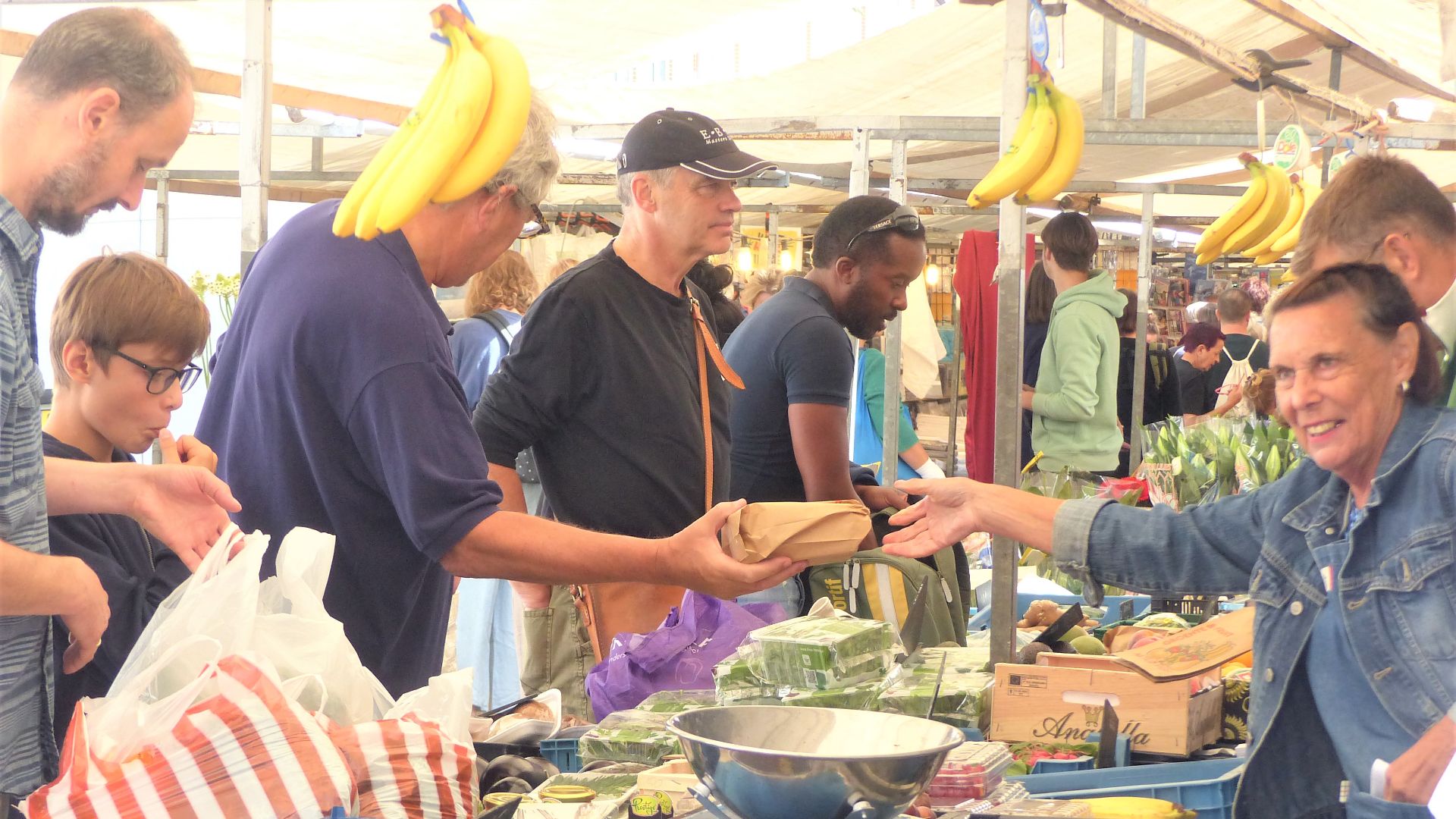 File:Farmer's Market (22).jpg