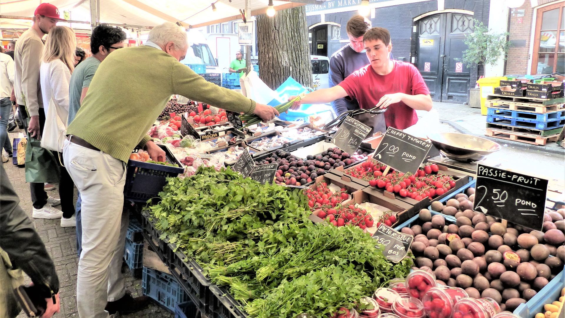 File:Farmer's Market (18).jpg