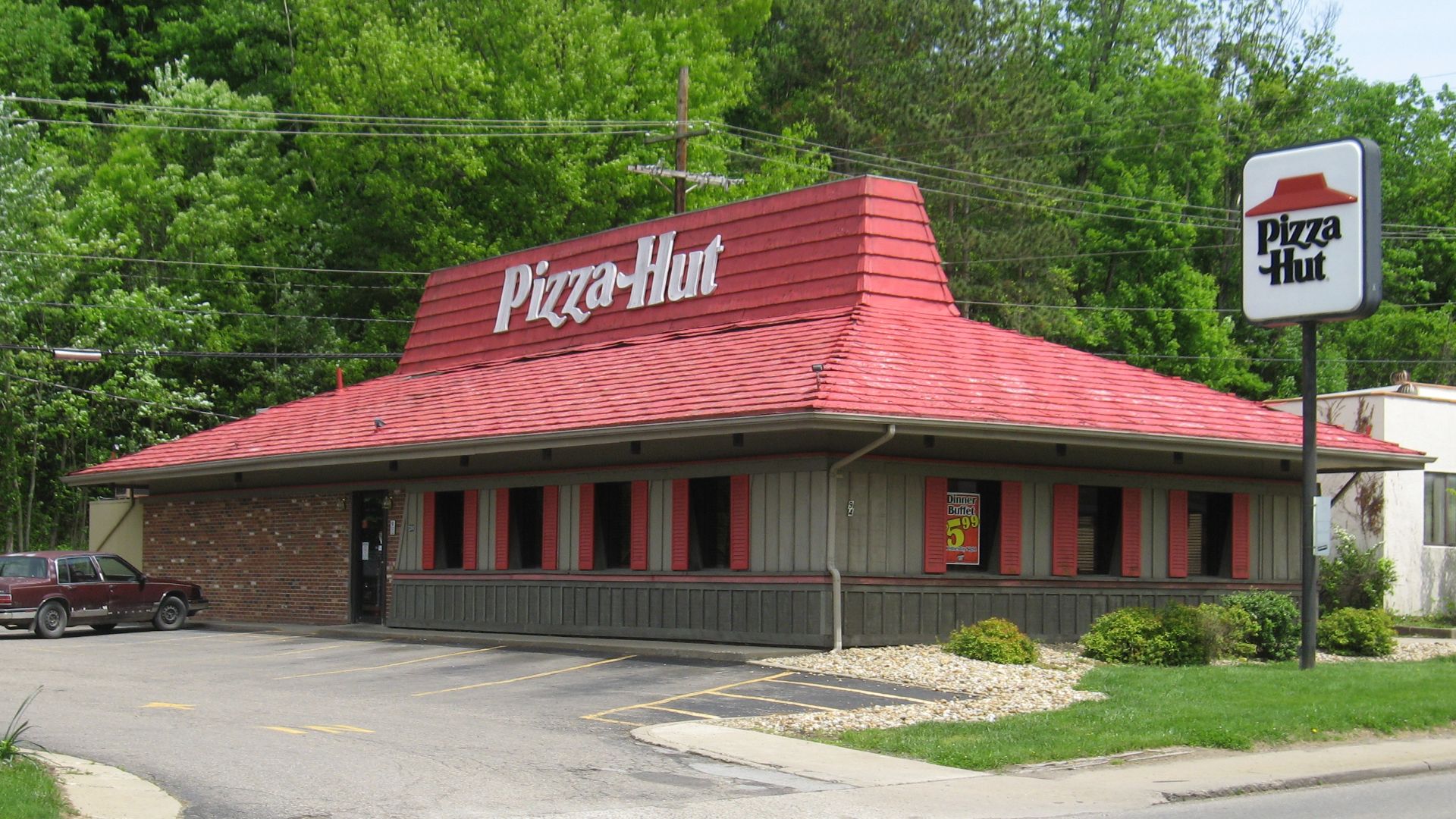 File:Pizza Hut Athens OH USA.JPG